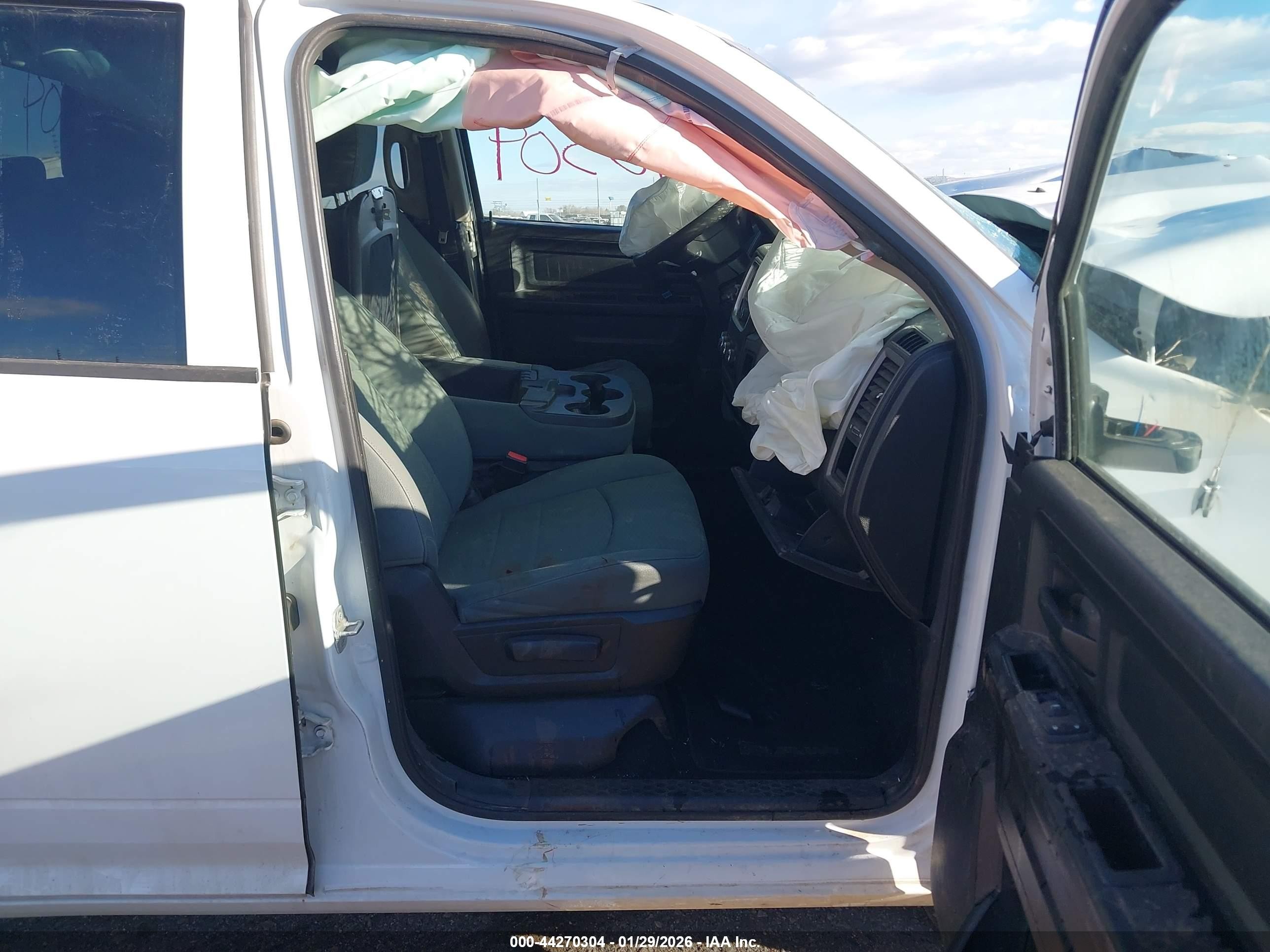2013 Ram 1500 Tradesman White vin: 1C6RR7FP5DS684152
