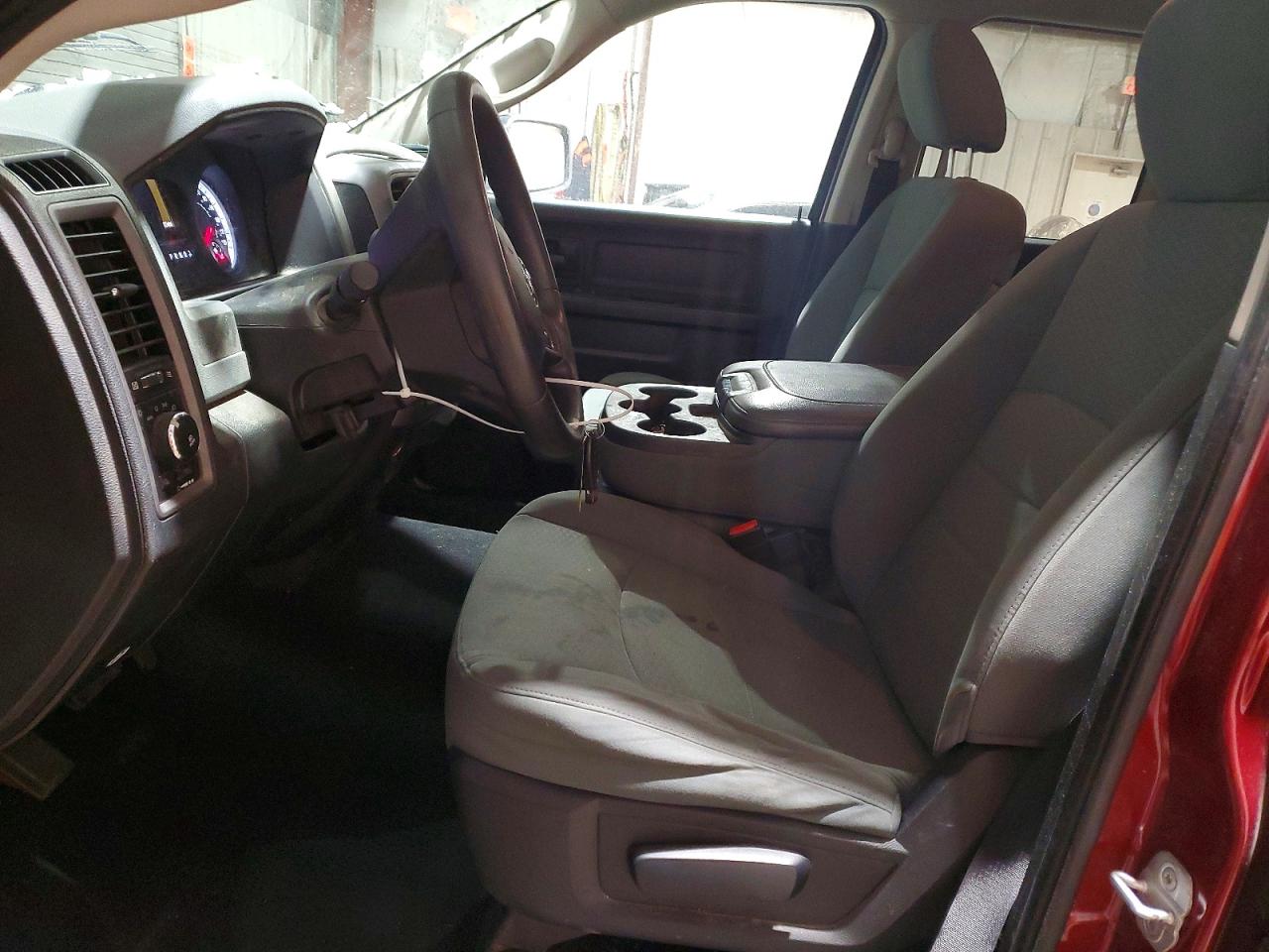 2013 Ram 1500 St Red vin: 1C6RR7FT0DS521258