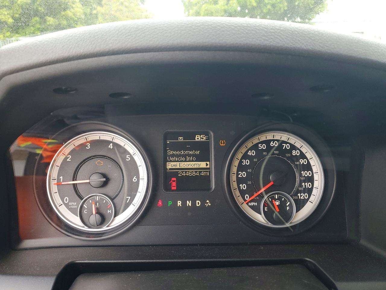 2013 Ram 1500 St White vin: 1C6RR7FT0DS572422