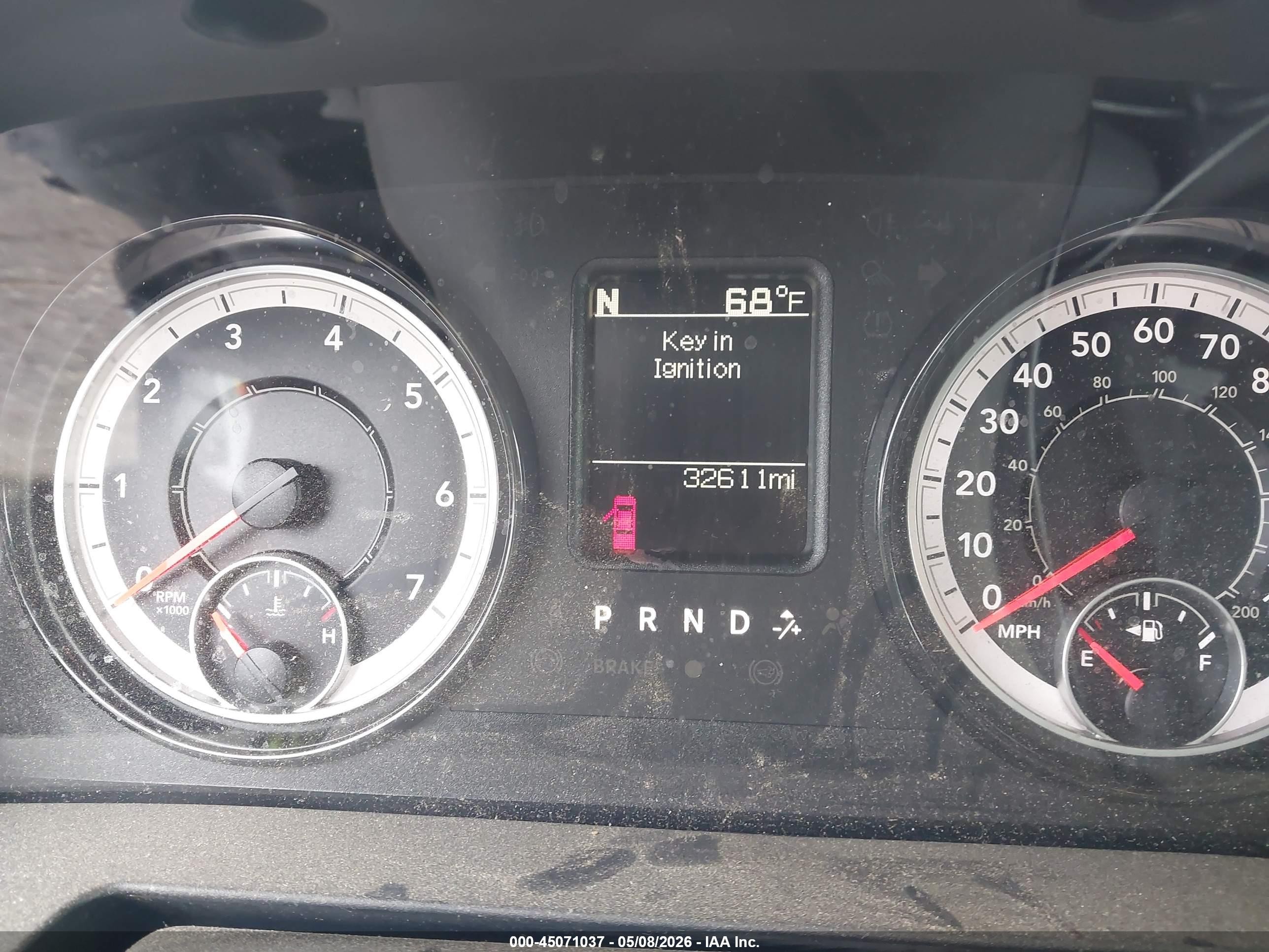 2019 Ram 1500 Classic Express  4x4 6'4 Box Белый vin: 1C6RR7FT0KS646984