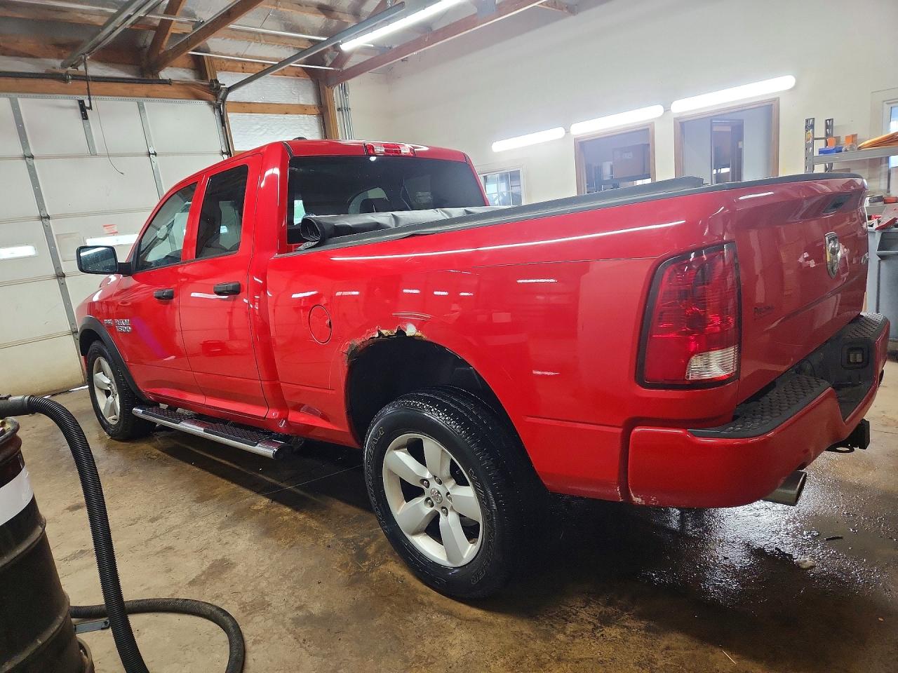 2013 Ram 1500 St Red vin: 1C6RR7FT1DS549442