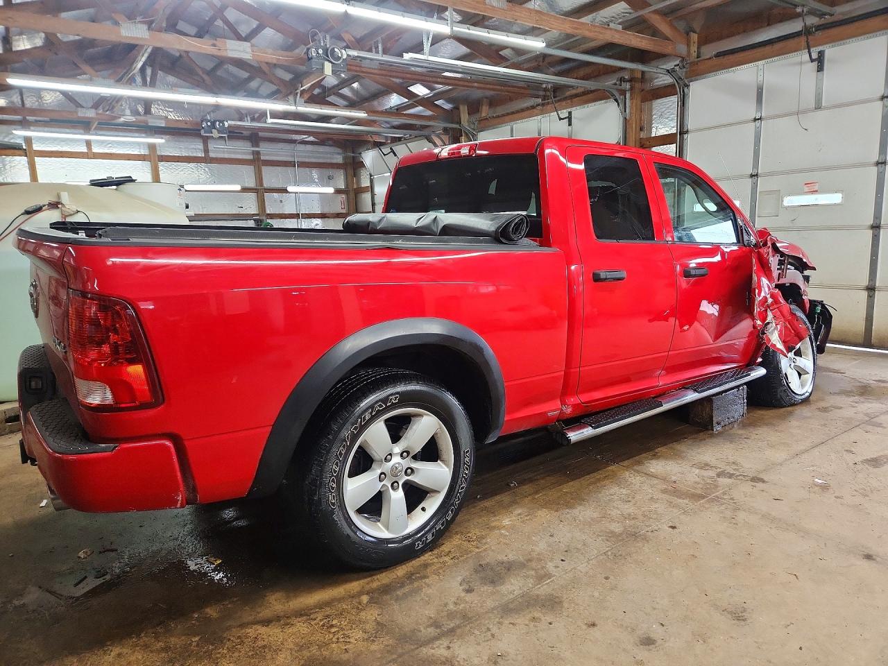 2013 Ram 1500 St Red vin: 1C6RR7FT1DS549442