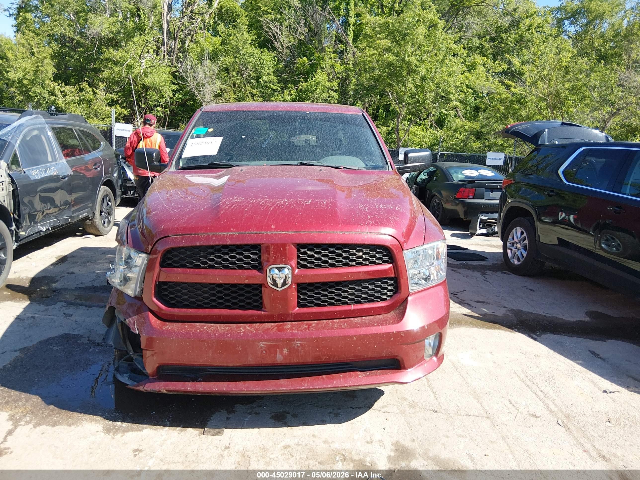 2013 Ram 1500 Express Burgundy vin: 1C6RR7FT1DS647600