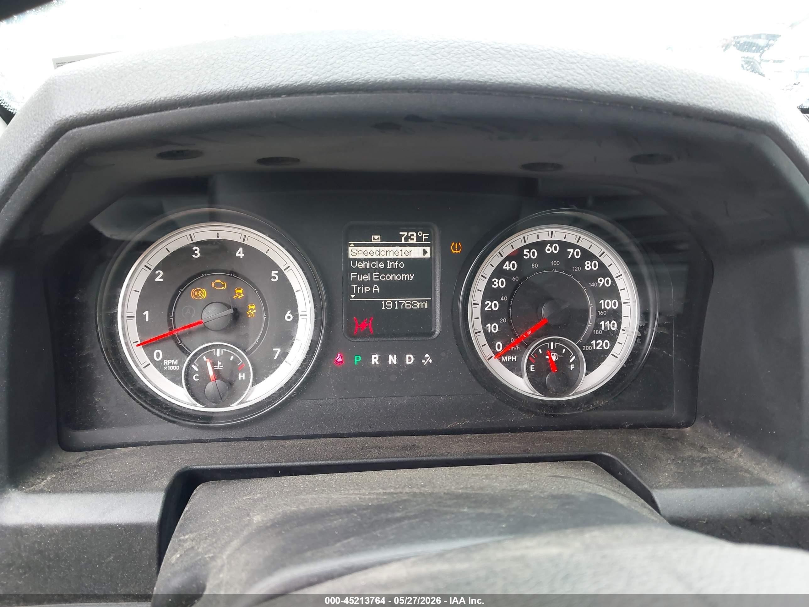 2015 Ram 1500 Express Burgundy vin: 1C6RR7FT1FS647664