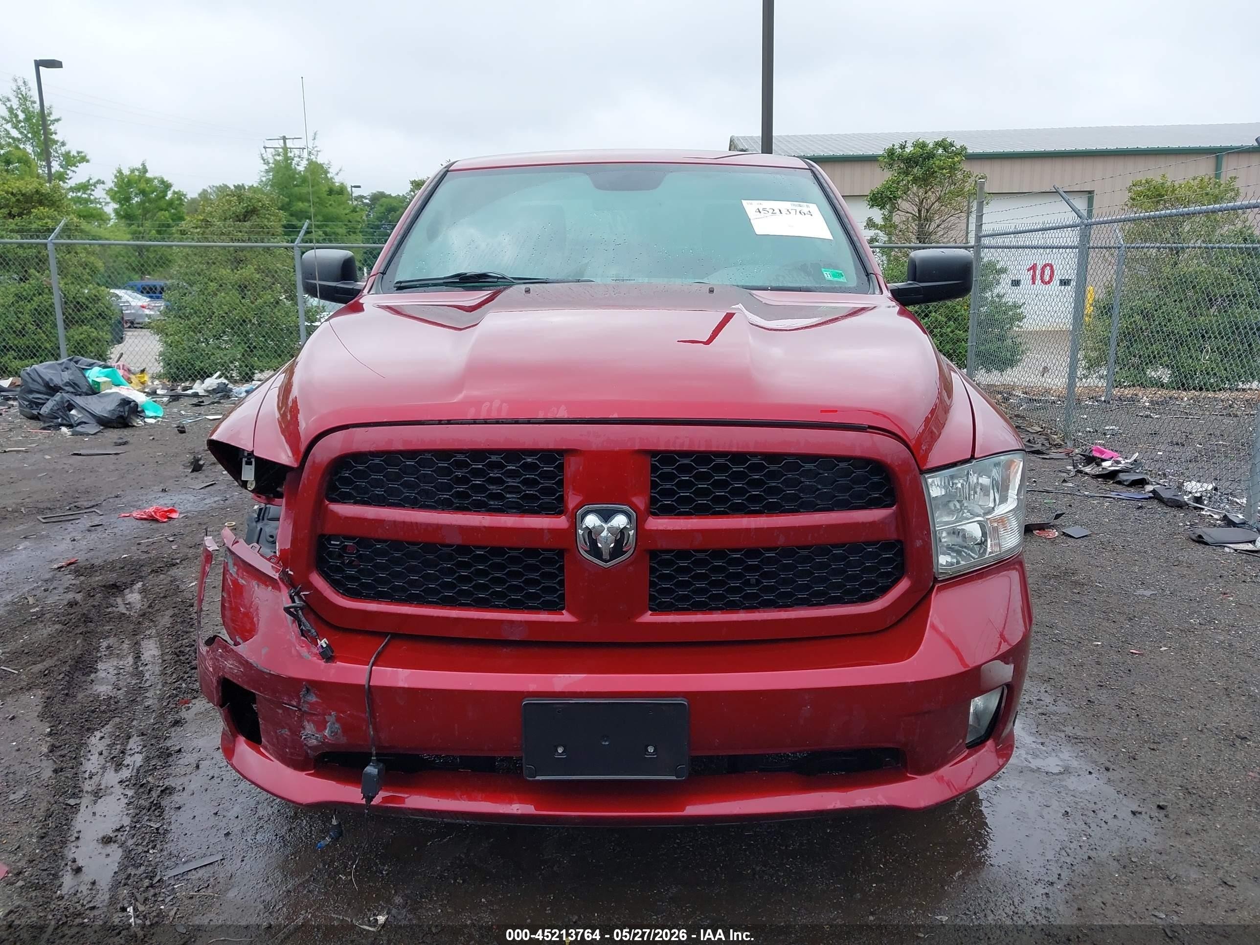 2015 Ram 1500 Express Burgundy vin: 1C6RR7FT1FS647664