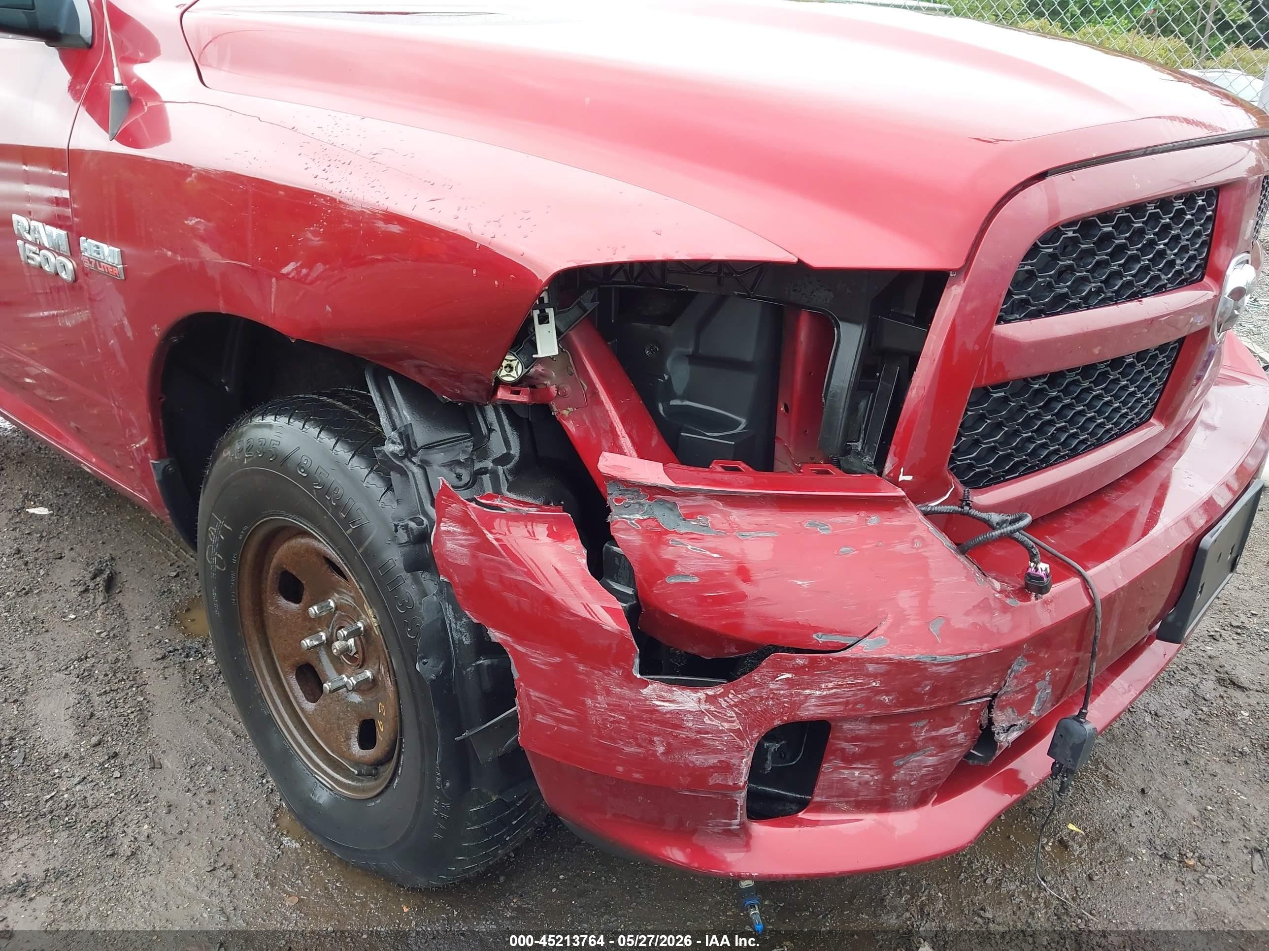 2015 Ram 1500 Express Burgundy vin: 1C6RR7FT1FS647664