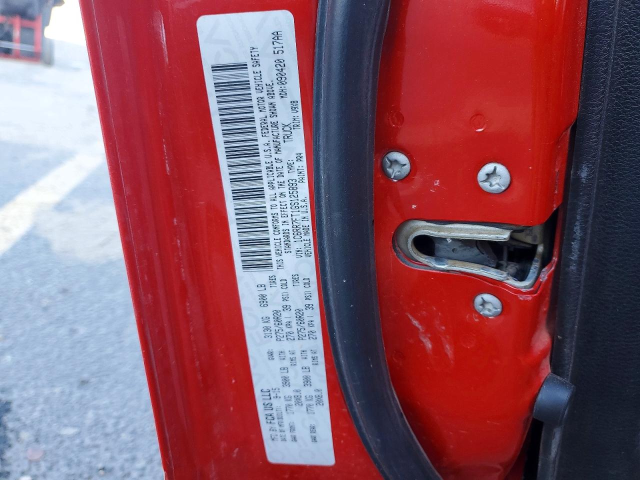 2016 Ram 1500 Red vin: 1C6RR7FT1GS125893