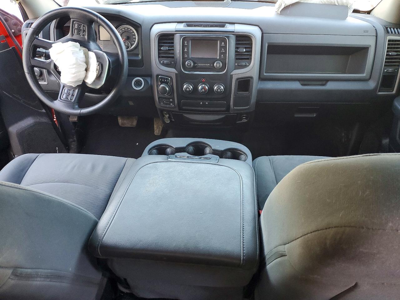 2016 Ram 1500 Red vin: 1C6RR7FT1GS125893