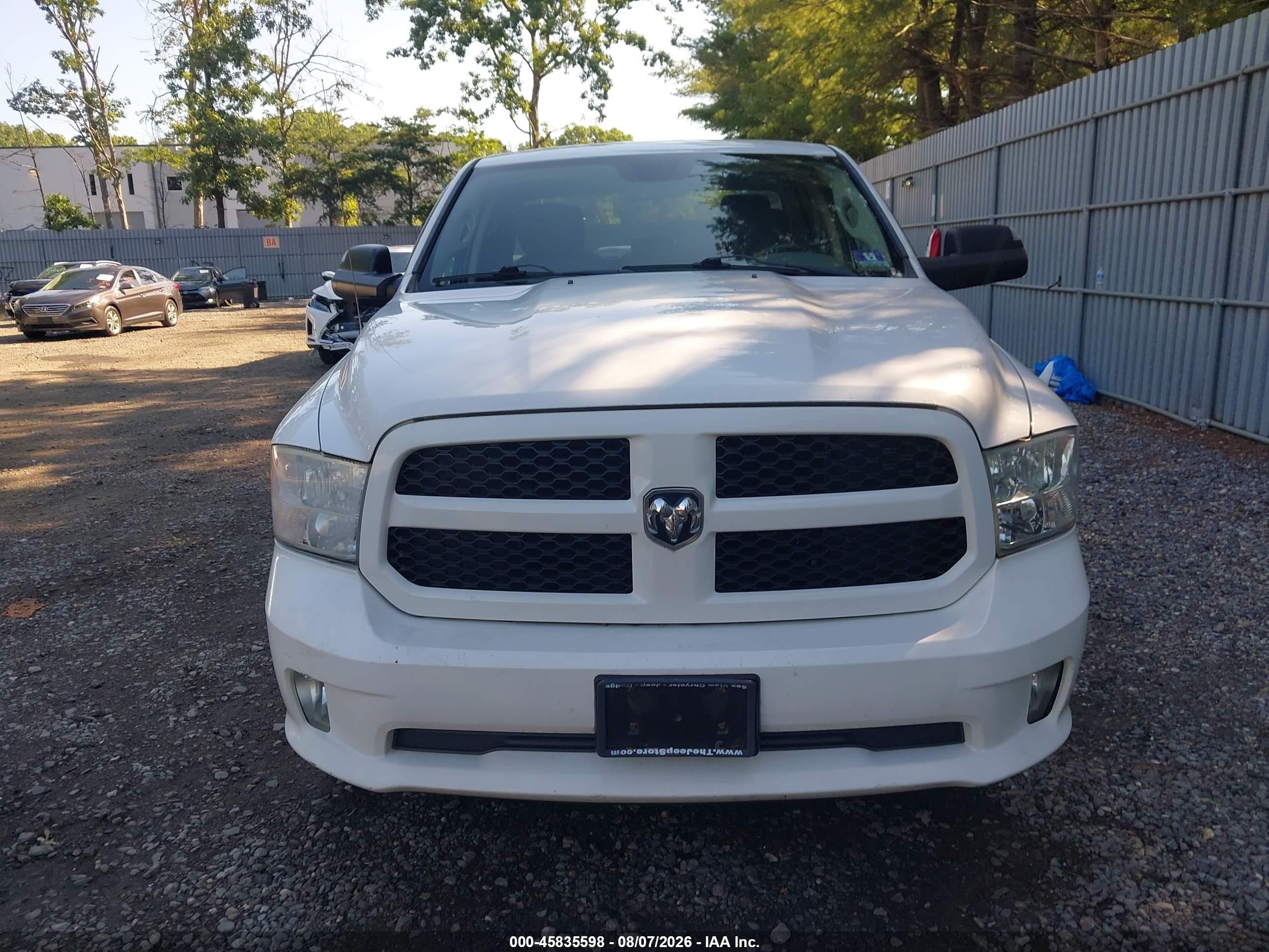 2013 Ram 1500 Express White vin: 1C6RR7FT2DS506891