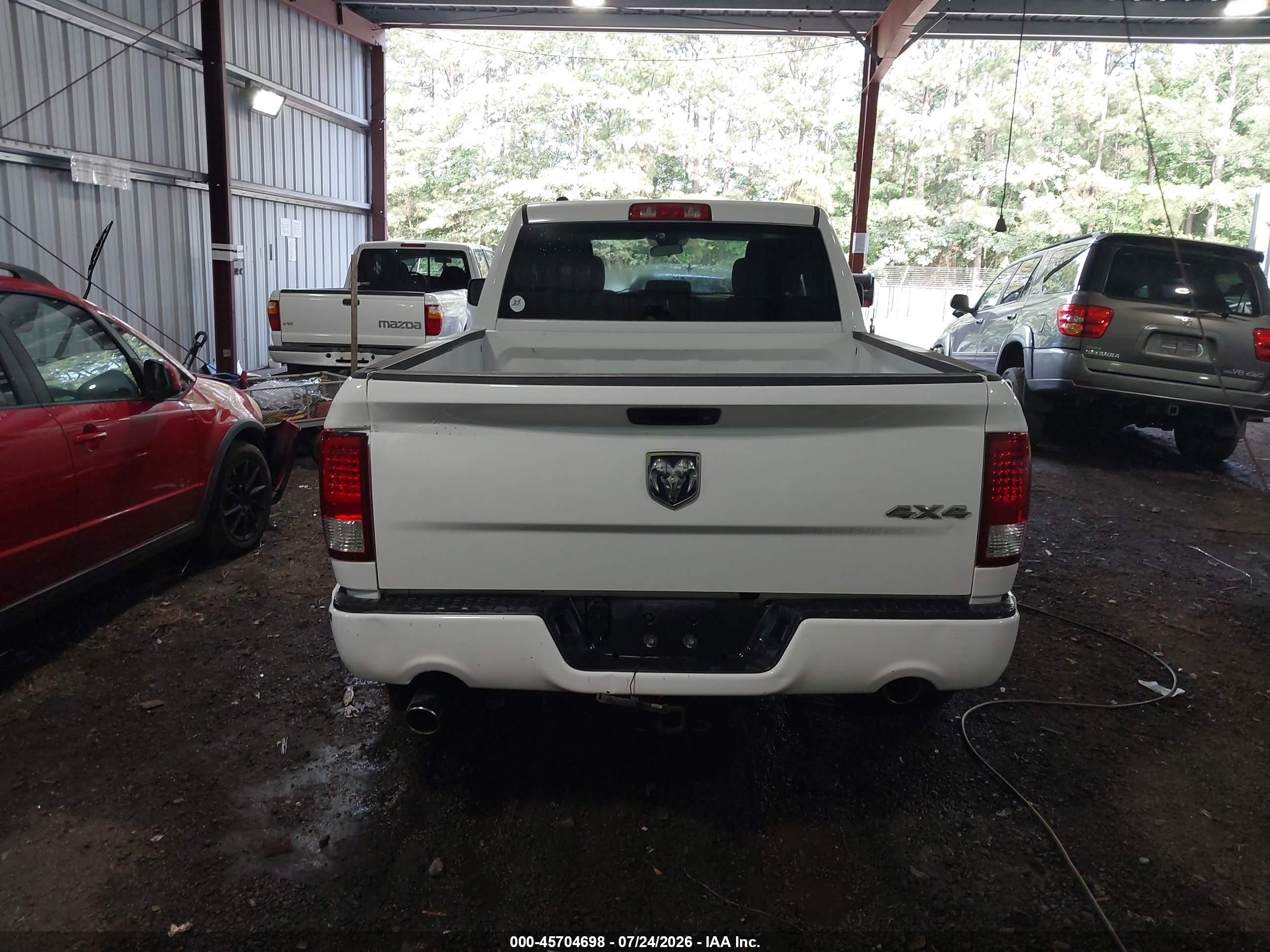 2013 Ram 1500 Express White vin: 1C6RR7FT2DS606005