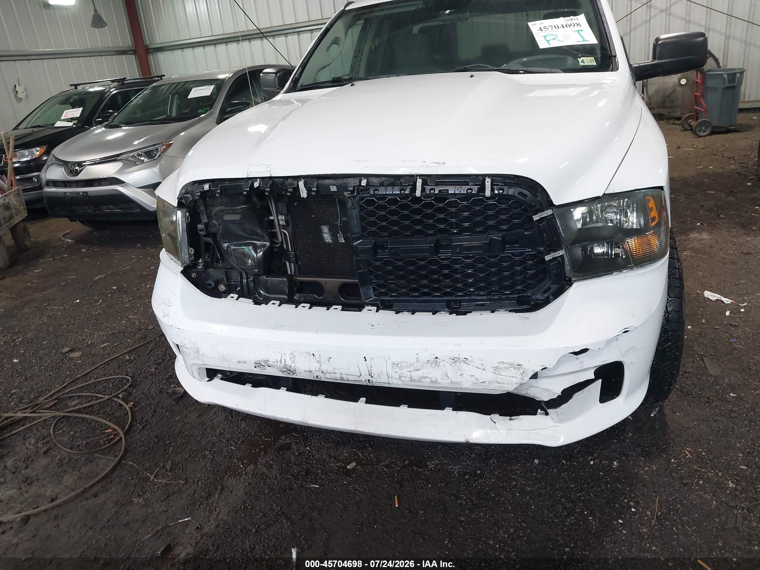 2013 Ram 1500 Express White vin: 1C6RR7FT2DS606005