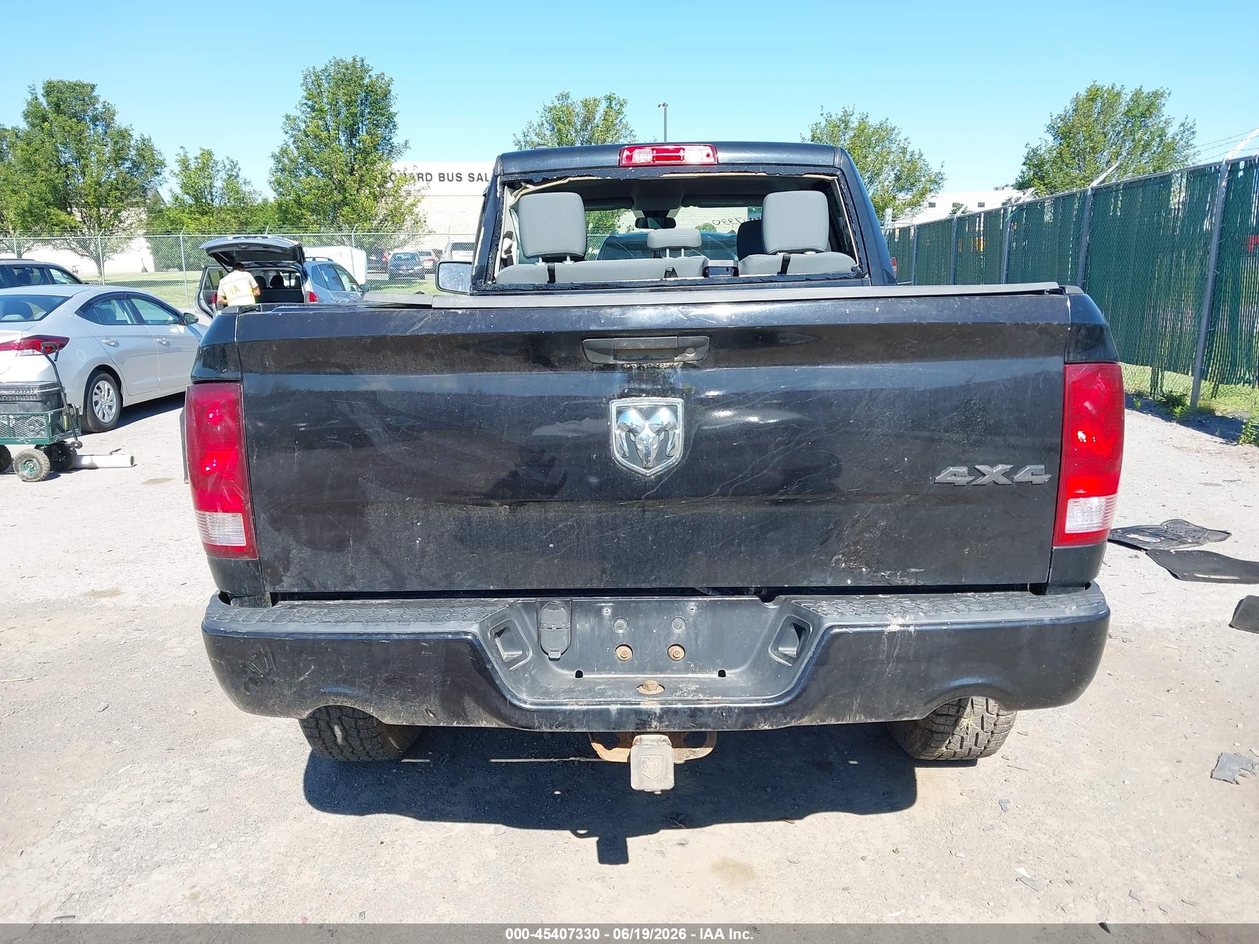2013 Ram 1500 Express Black vin: 1C6RR7FT2DS677043