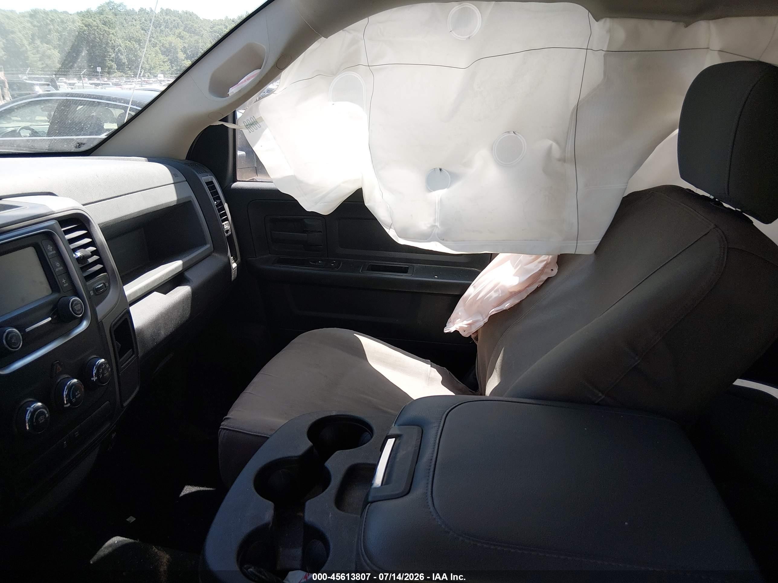 2015 Ram 1500 Tradesman White vin: 1C6RR7FT2FS655451