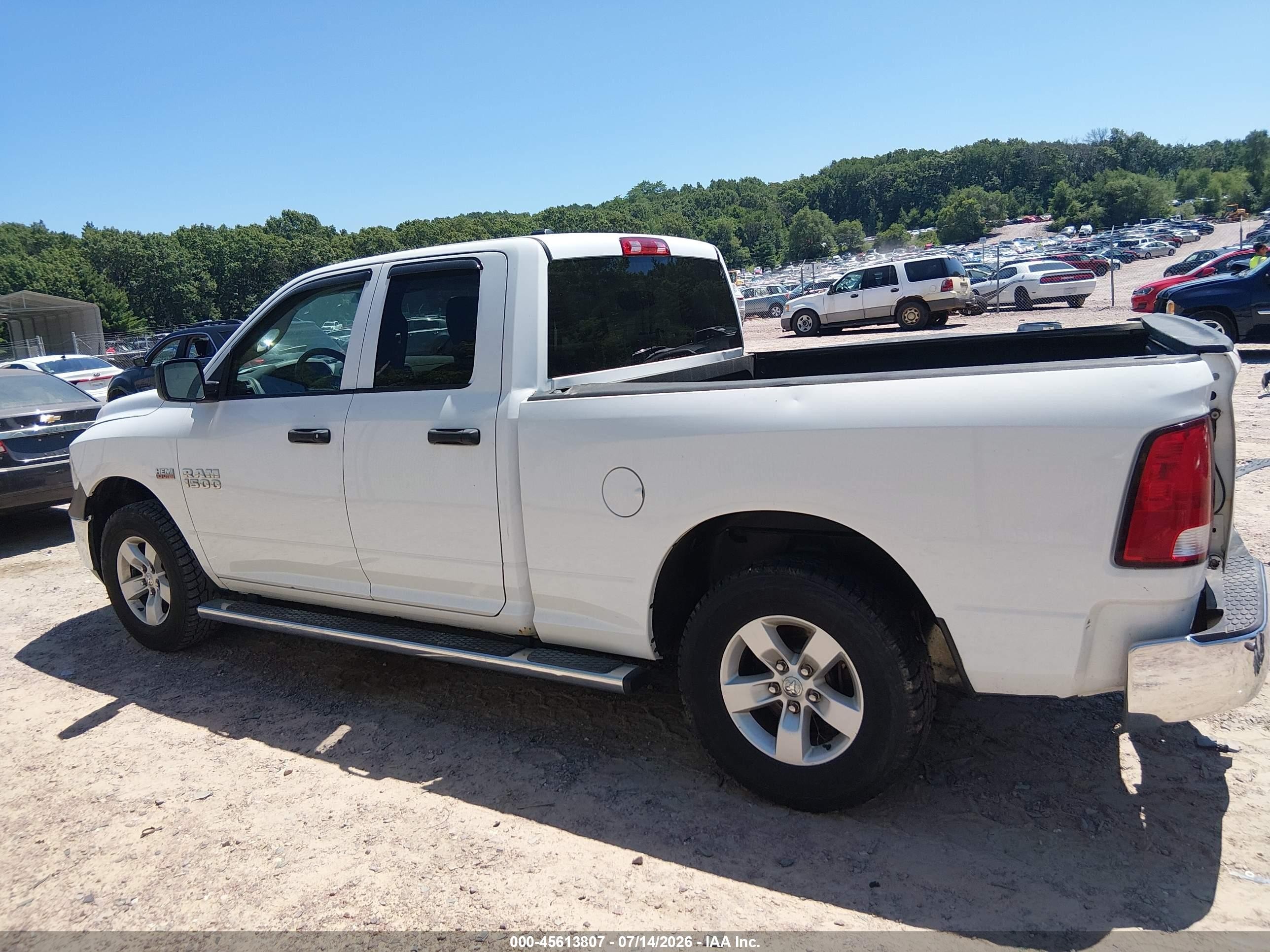 2015 Ram 1500 Tradesman White vin: 1C6RR7FT2FS655451
