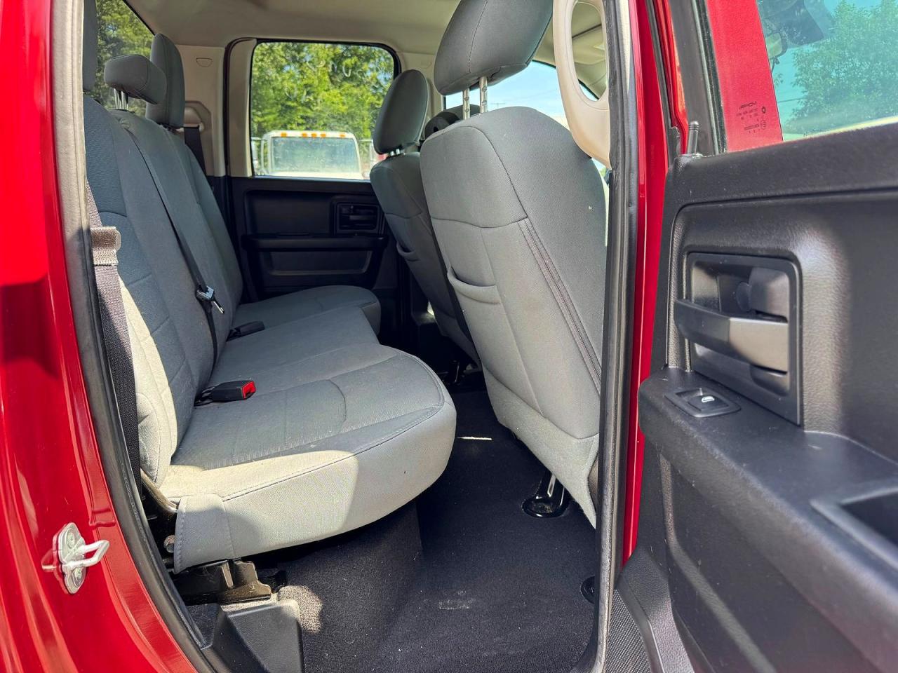 2013 Ram 1500 St Red vin: 1C6RR7FT3DS725536