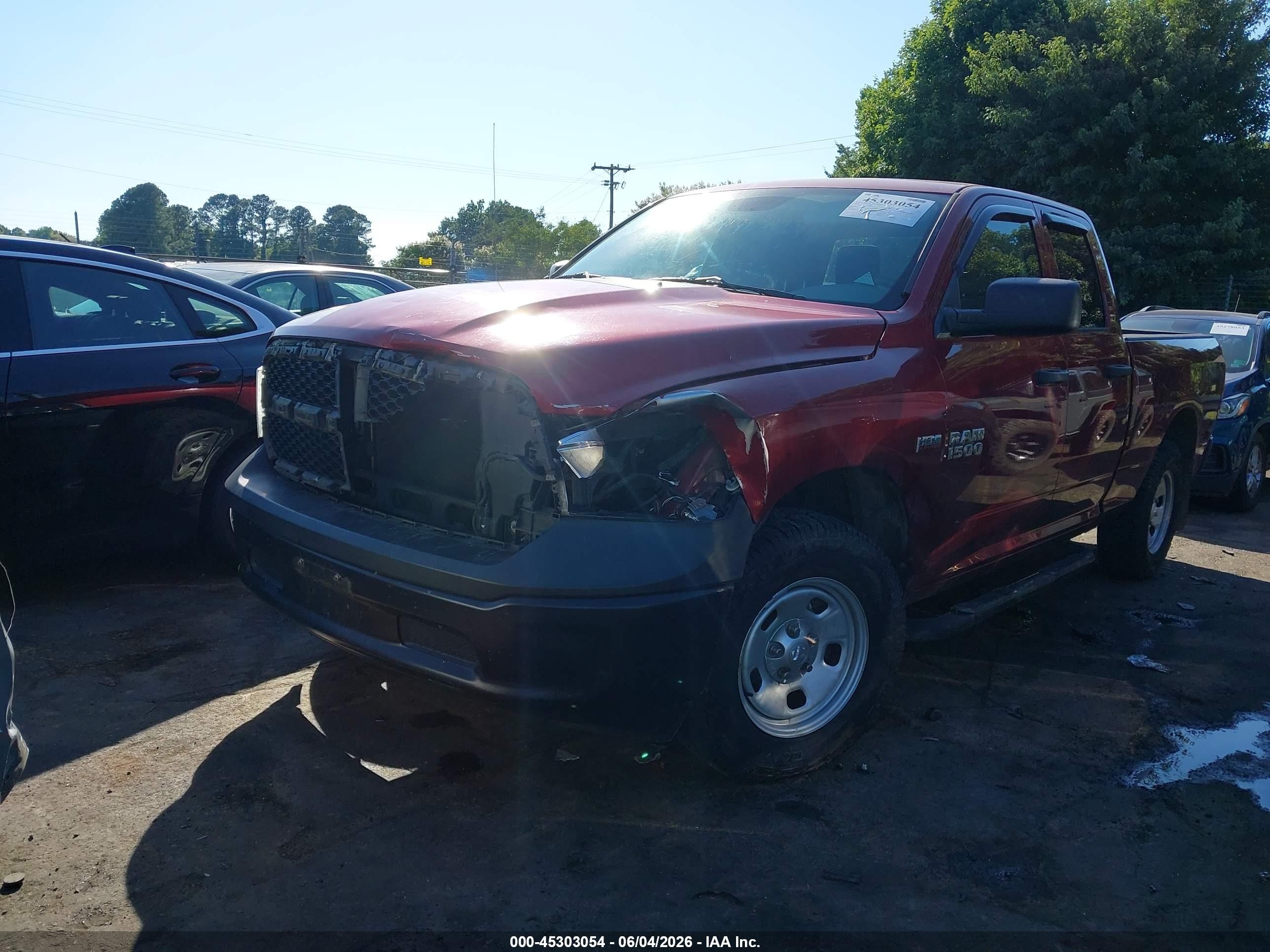 2015 Ram 1500 Tradesman Red vin: 1C6RR7FT3FS597270