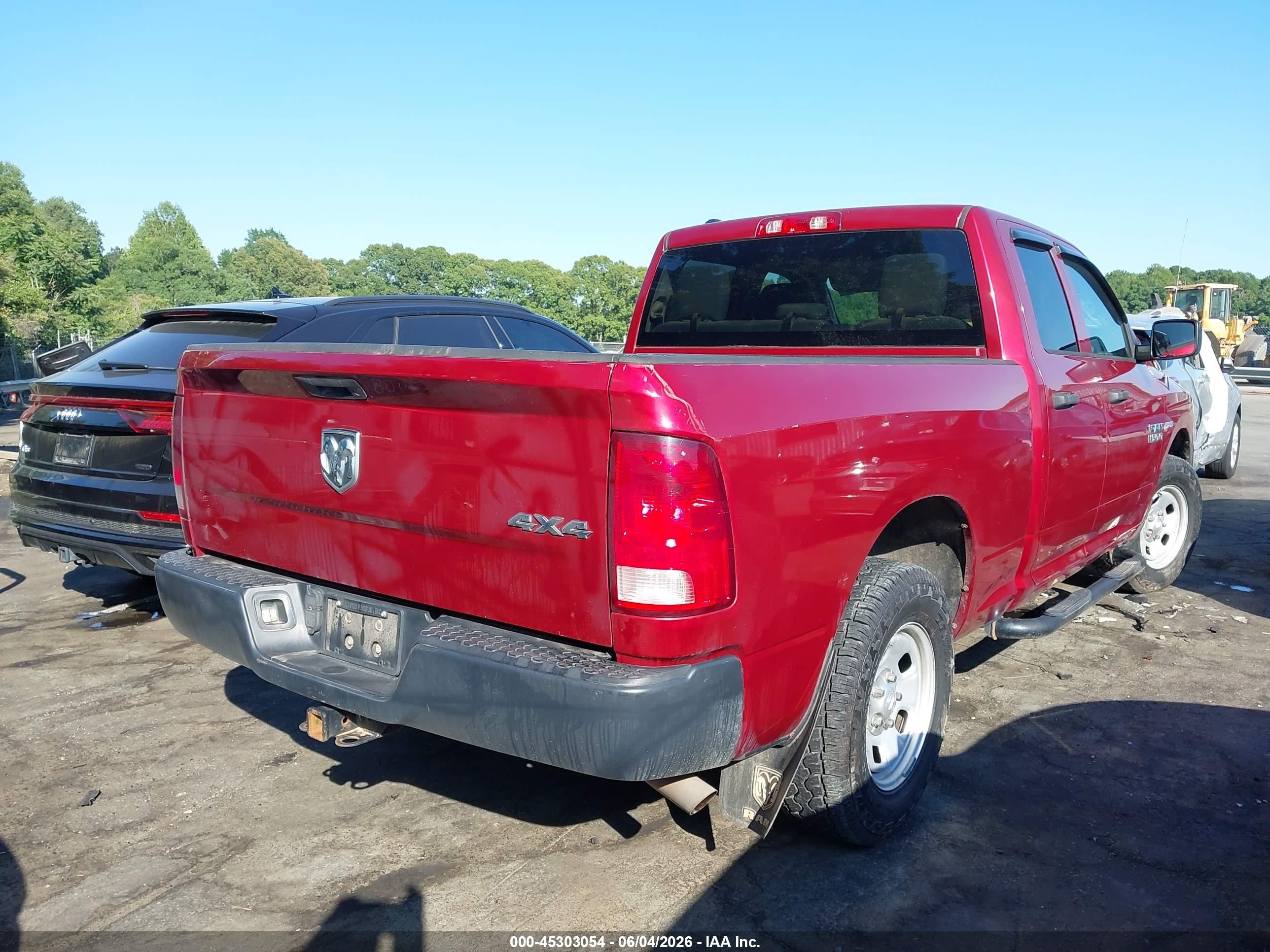 2015 Ram 1500 Tradesman Red vin: 1C6RR7FT3FS597270