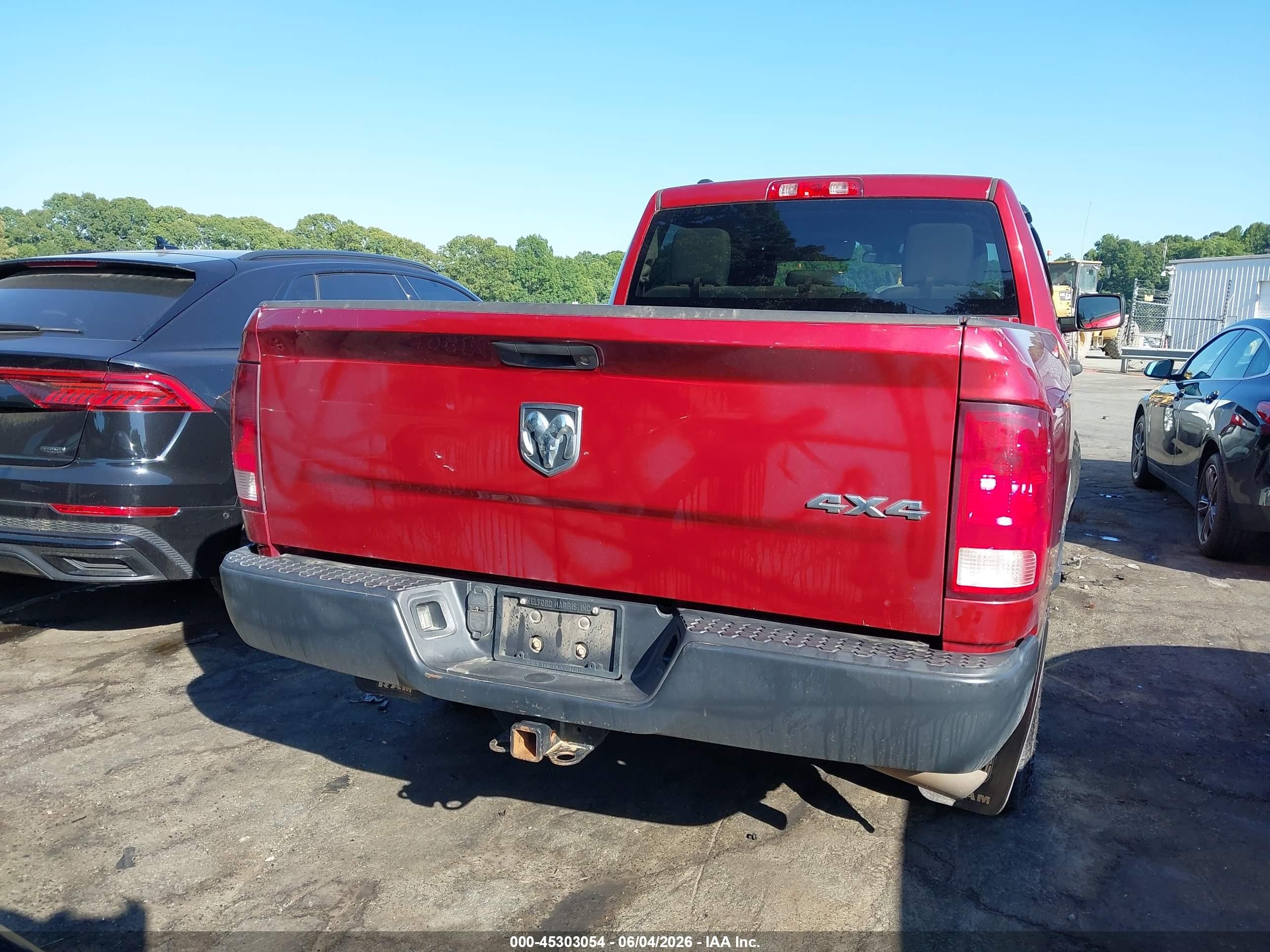 2015 Ram 1500 Tradesman Red vin: 1C6RR7FT3FS597270