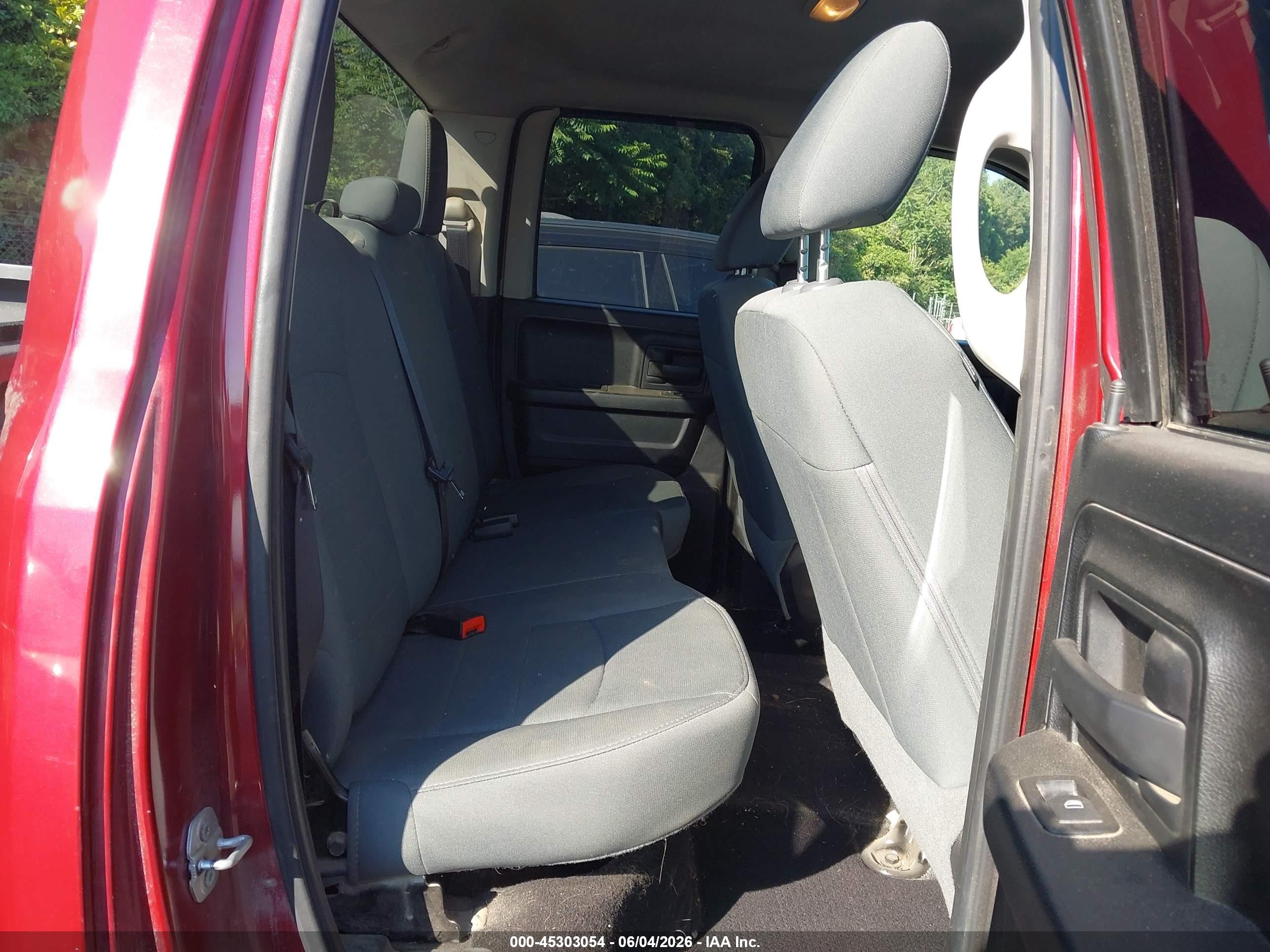 2015 Ram 1500 Tradesman Red vin: 1C6RR7FT3FS597270