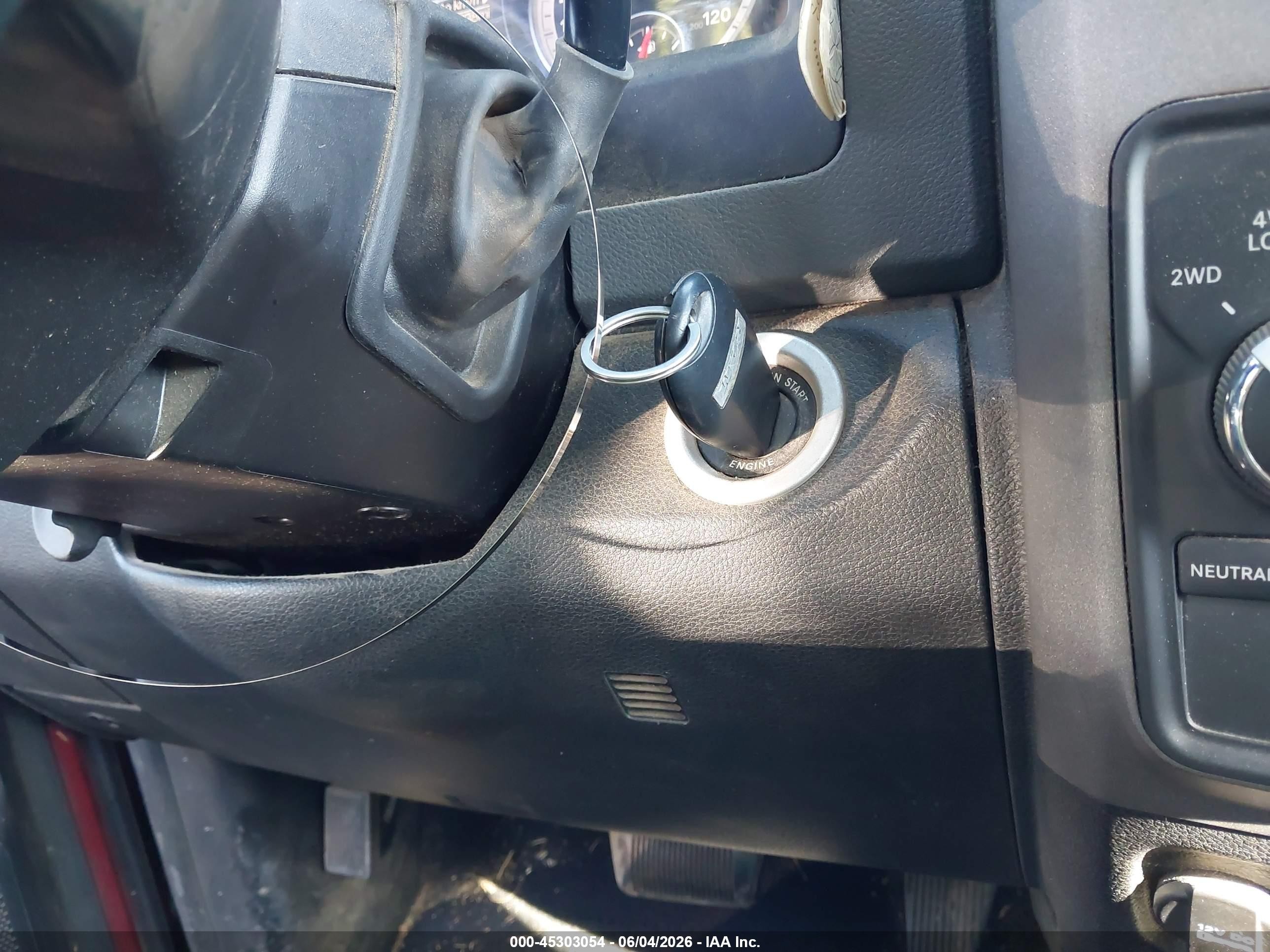 2015 Ram 1500 Tradesman Red vin: 1C6RR7FT3FS597270