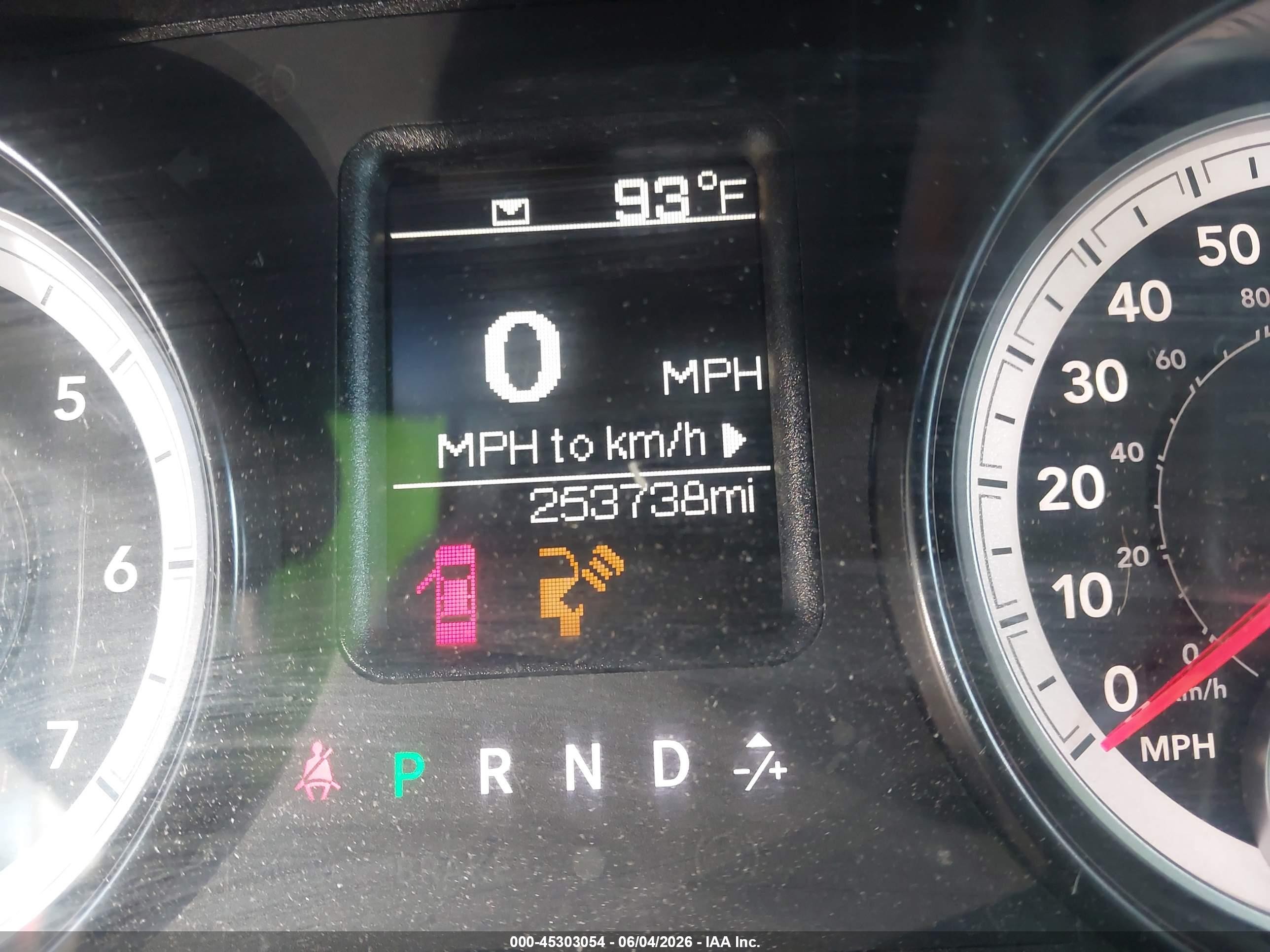 2015 Ram 1500 Tradesman Red vin: 1C6RR7FT3FS597270
