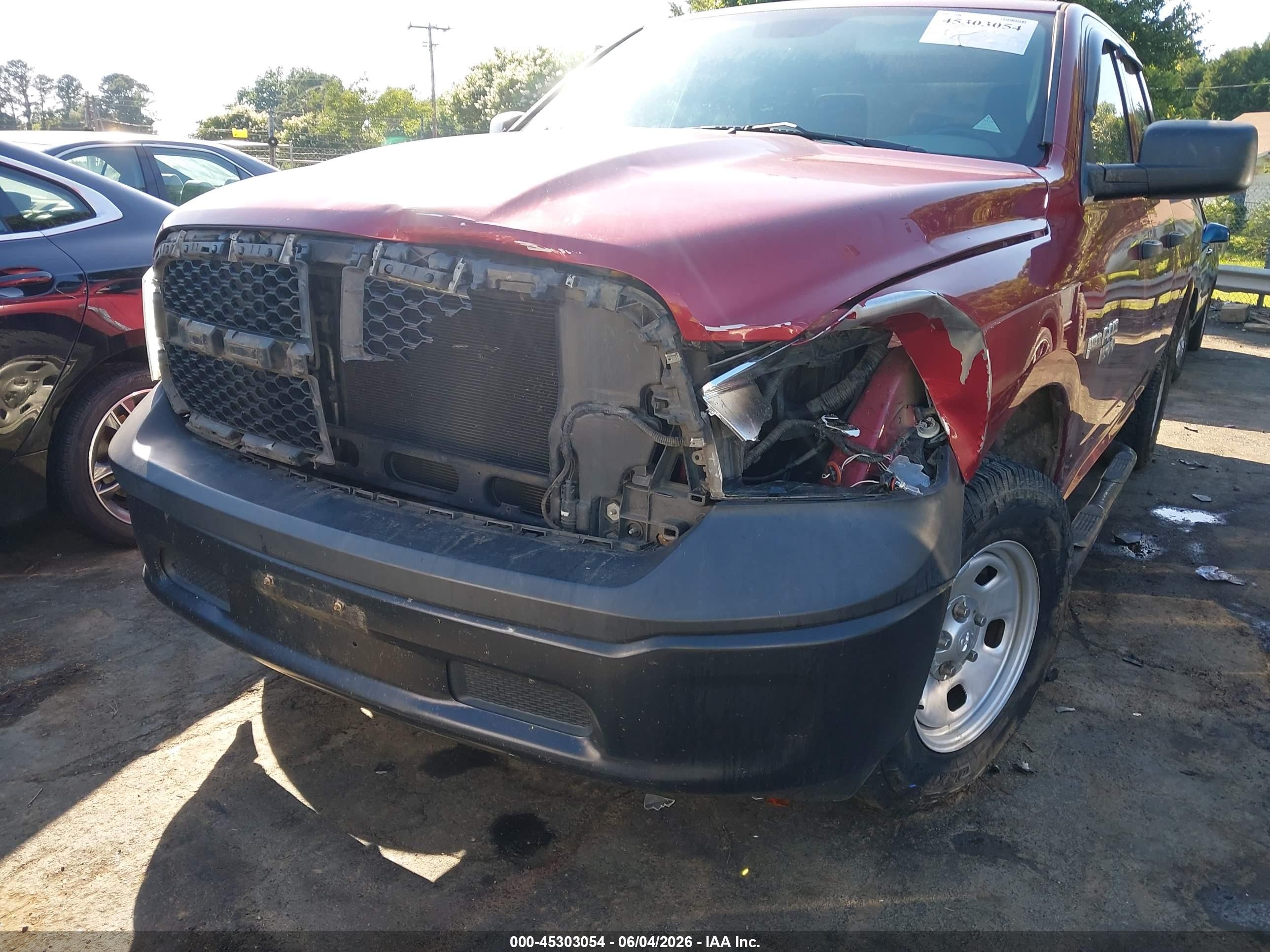 2015 Ram 1500 Tradesman Red vin: 1C6RR7FT3FS597270