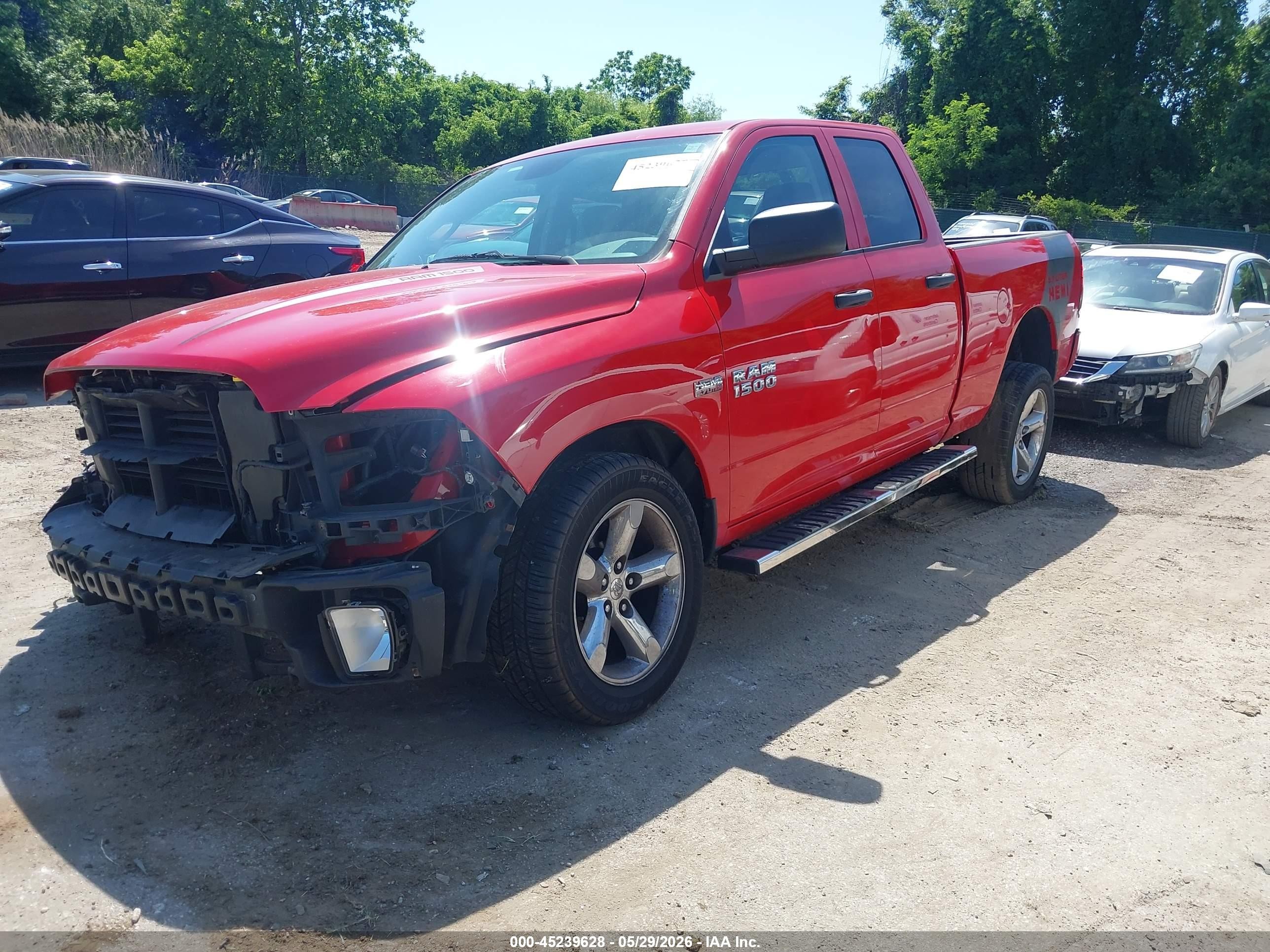 2017 Ram 1500 Express  4x4 6'4 Box Red vin: 1C6RR7FT3HS813914
