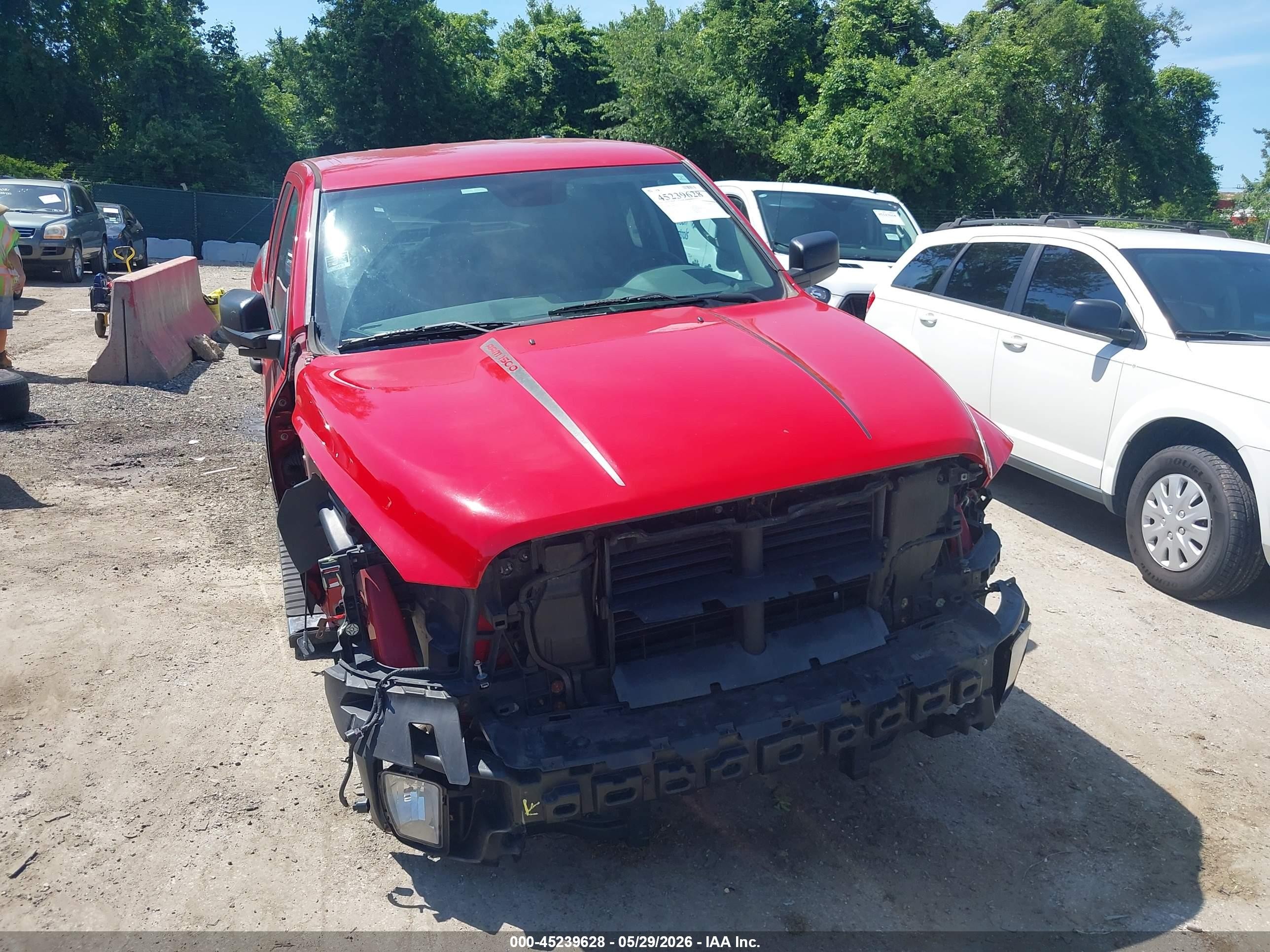 2017 Ram 1500 Express  4x4 6'4 Box Red vin: 1C6RR7FT3HS813914