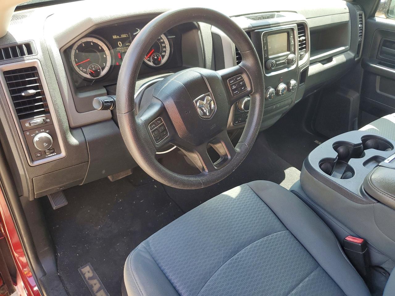 2014 Ram 1500 St Red vin: 1C6RR7FT4ES280659
