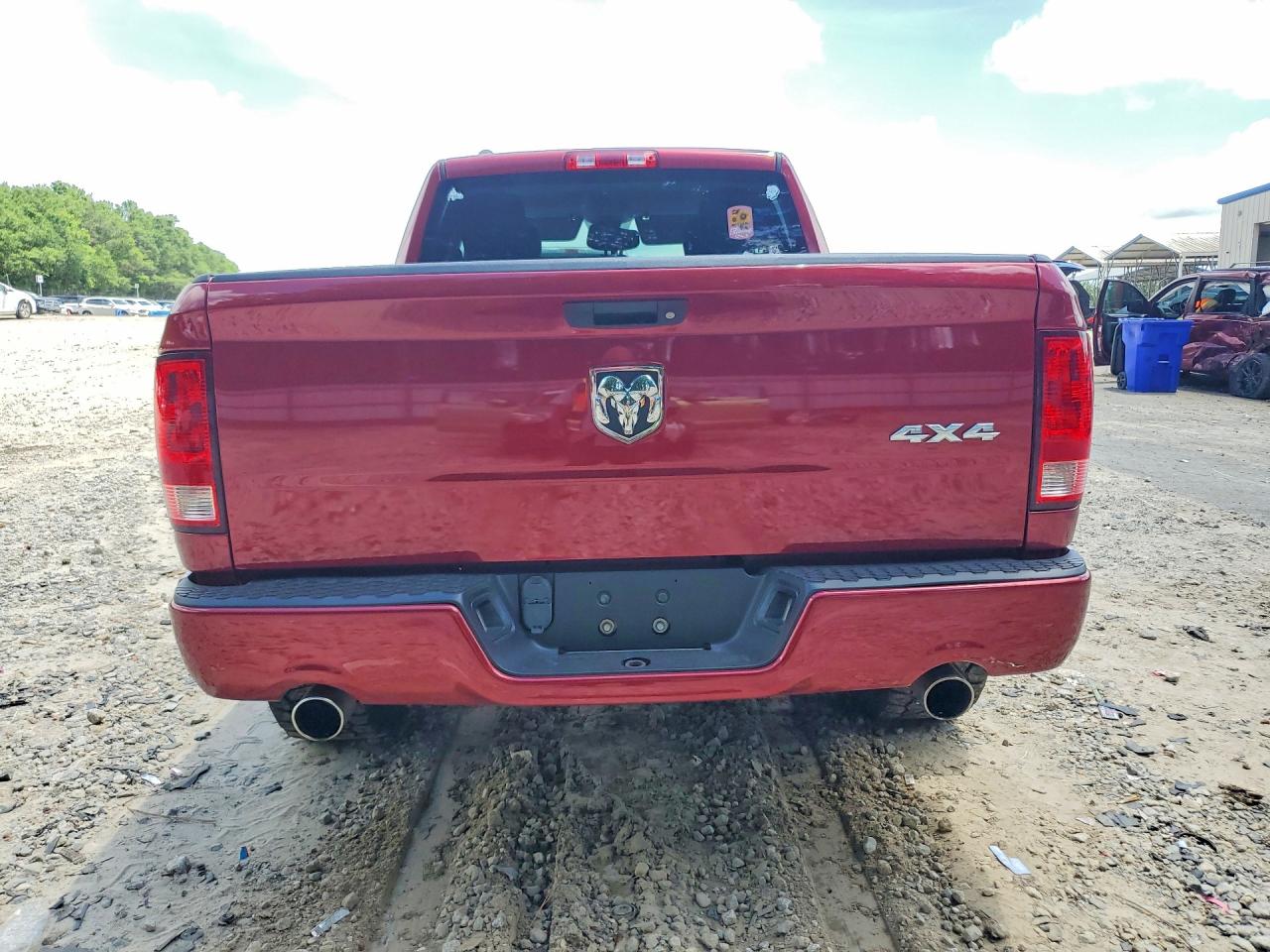 2014 Ram 1500 St Red vin: 1C6RR7FT4ES280659