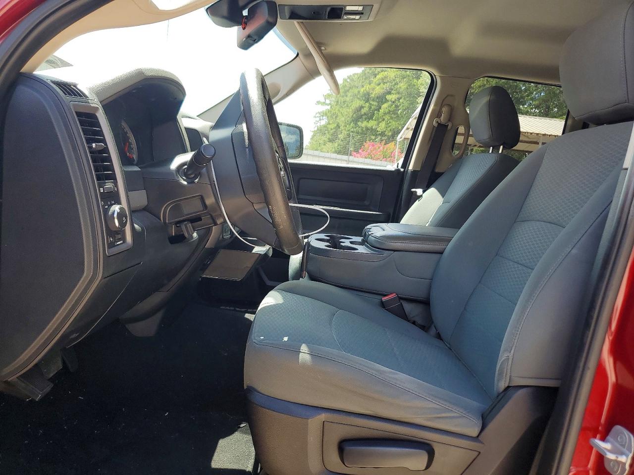 2014 Ram 1500 St Red vin: 1C6RR7FT4ES280659