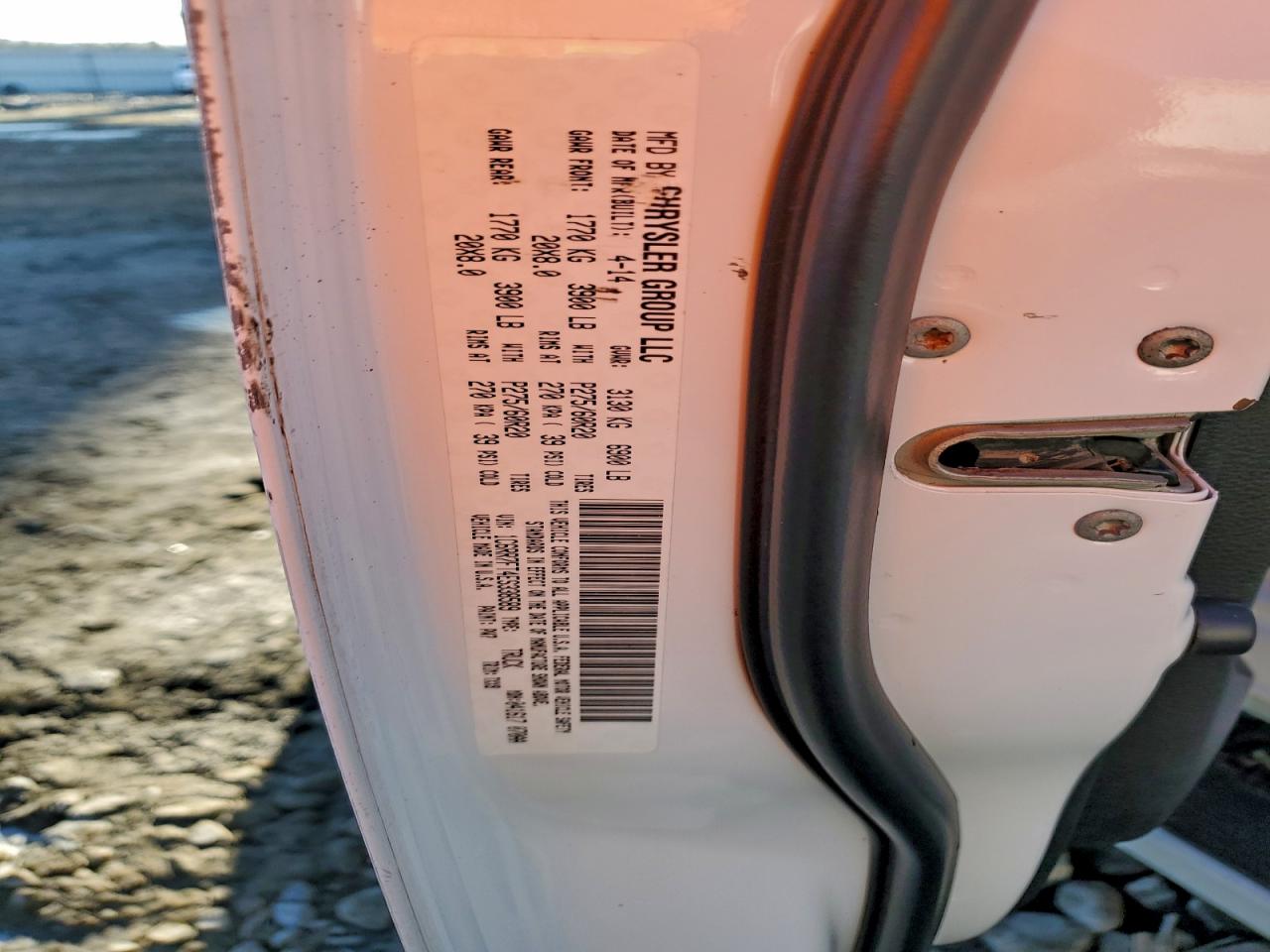 2014 Ram 1500 St White vin: 1C6RR7FT4ES338589
