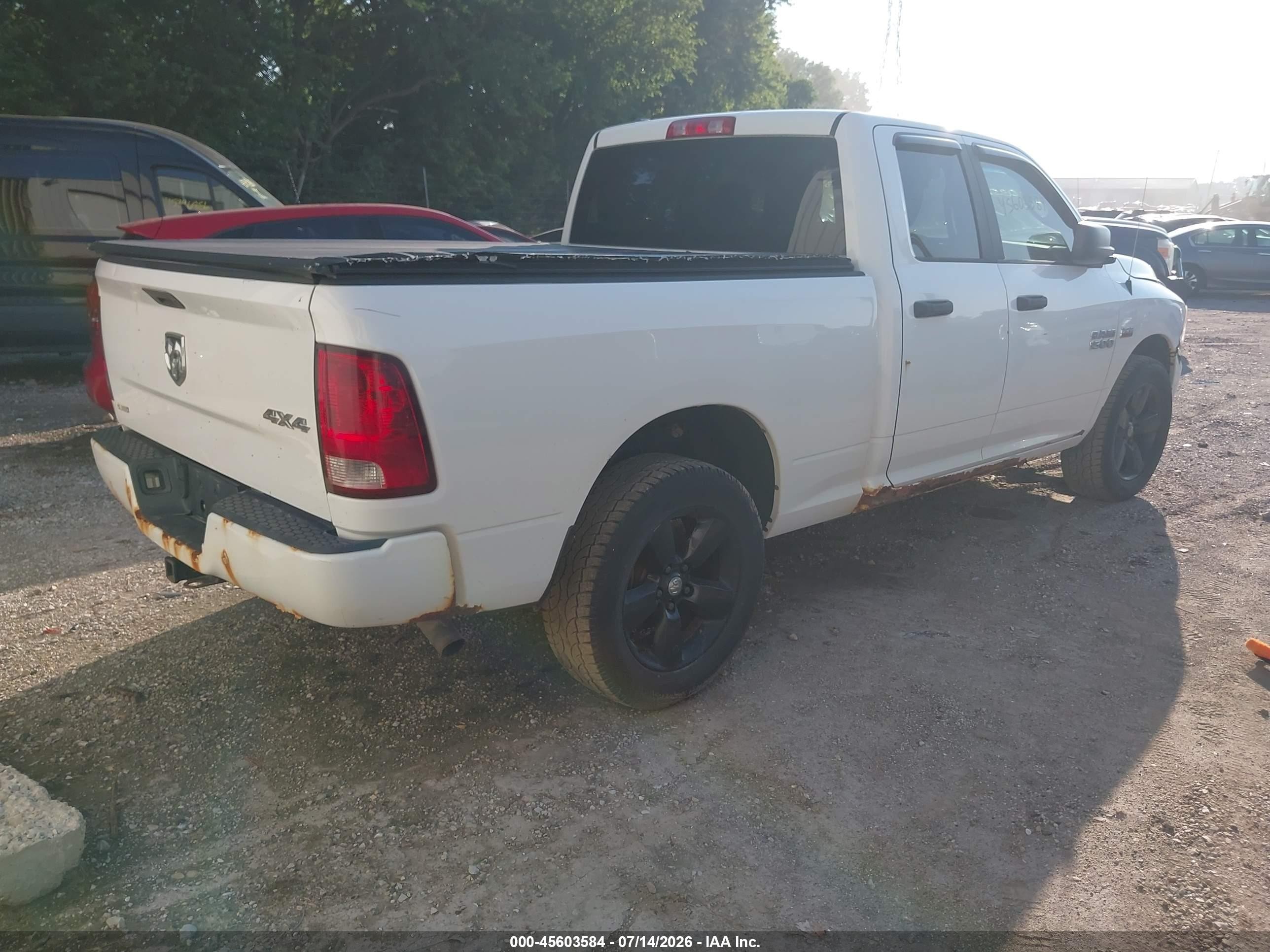 2015 Ram 1500 Tradesman Белый vin: 1C6RR7FT4FS656634