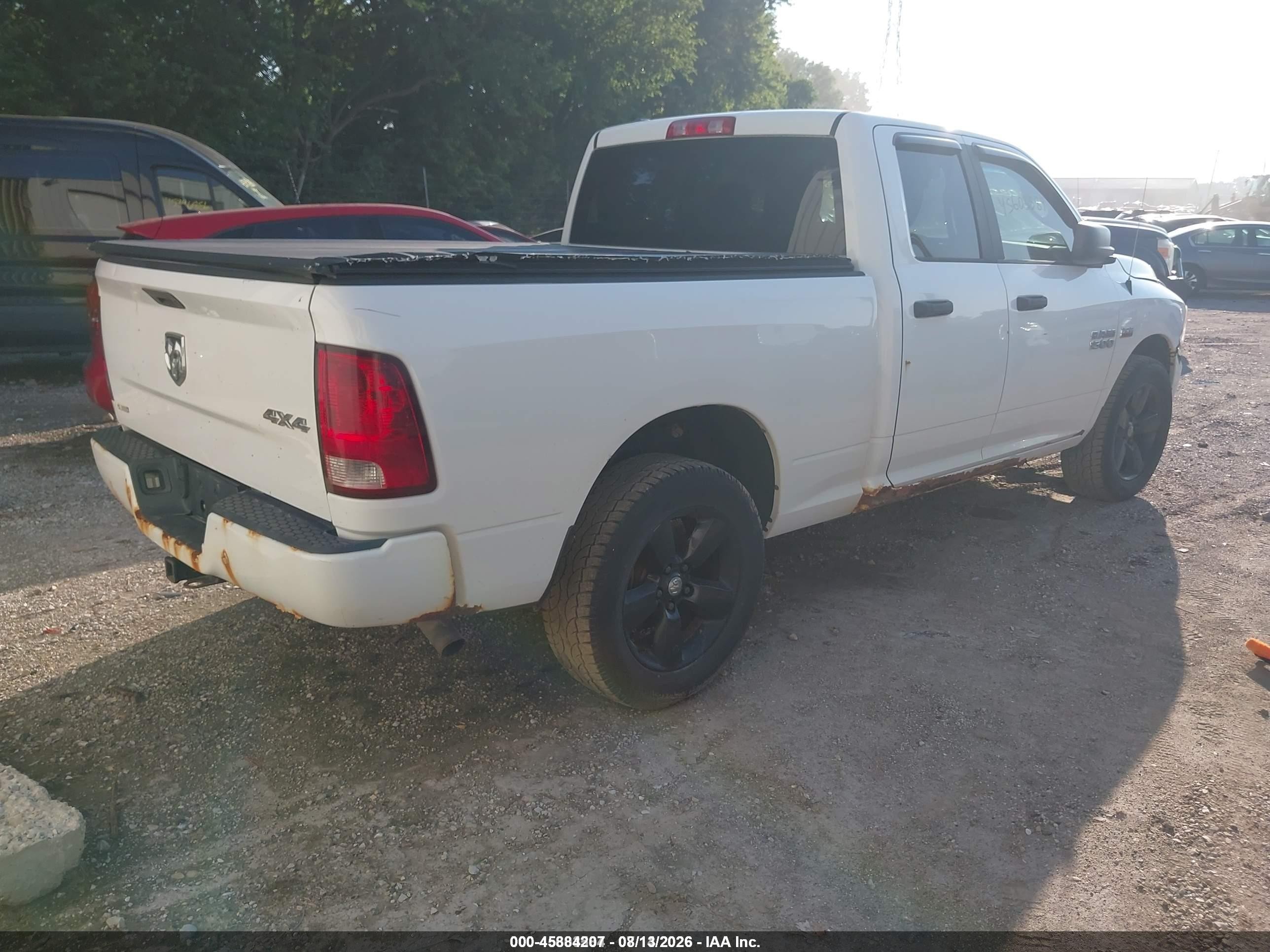 2015 Ram 1500 Tradesman Белый vin: 1C6RR7FT4FS656634