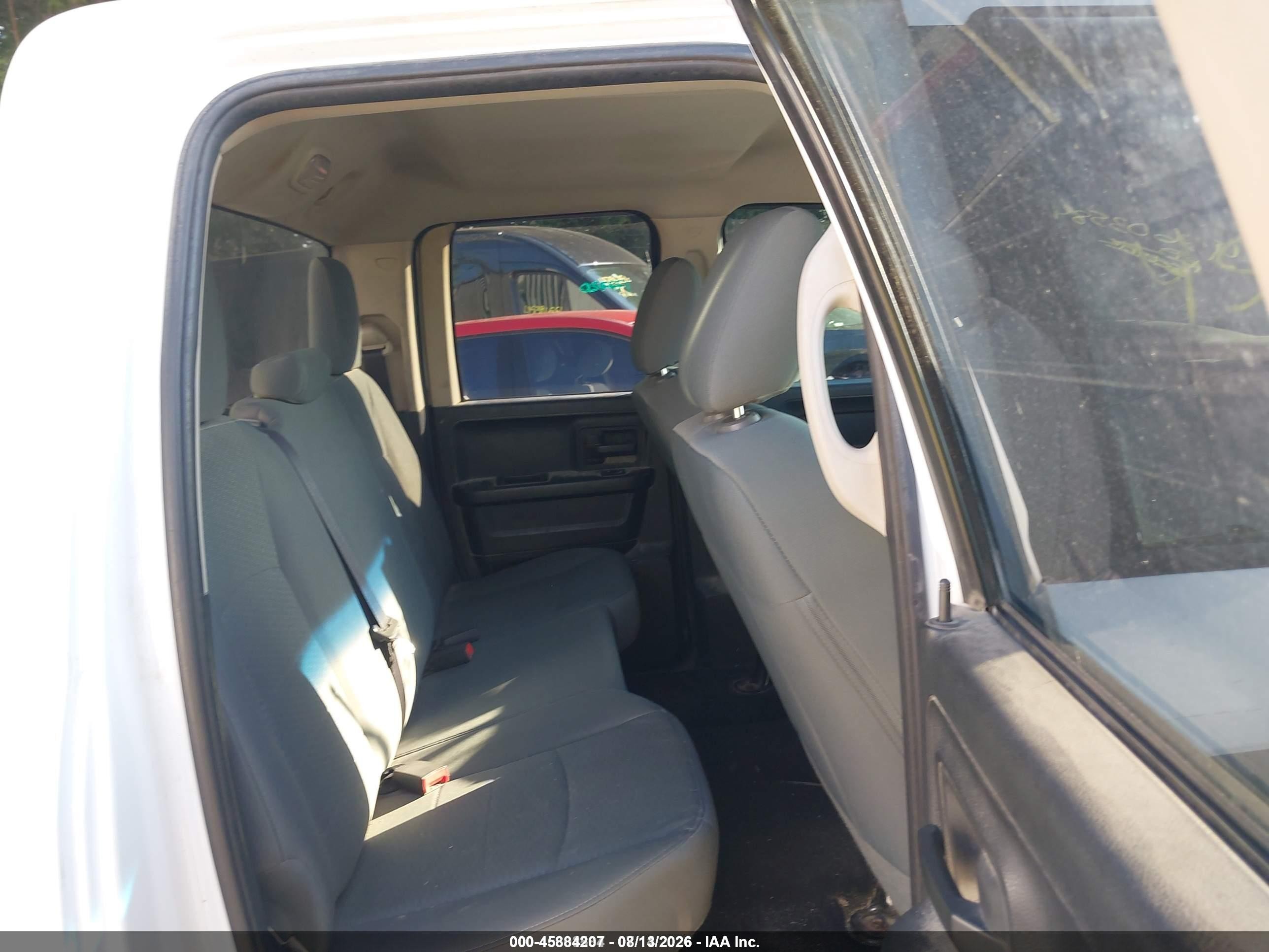 2015 Ram 1500 Tradesman Белый vin: 1C6RR7FT4FS656634