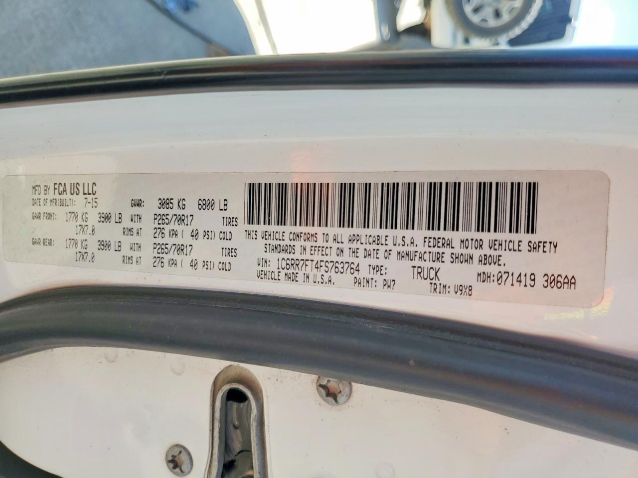 2015 Ram 1500 St White vin: 1C6RR7FT4FS763764