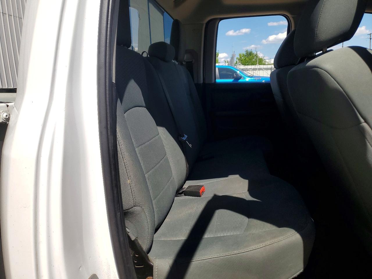2015 Ram 1500 St White vin: 1C6RR7FT4FS763764