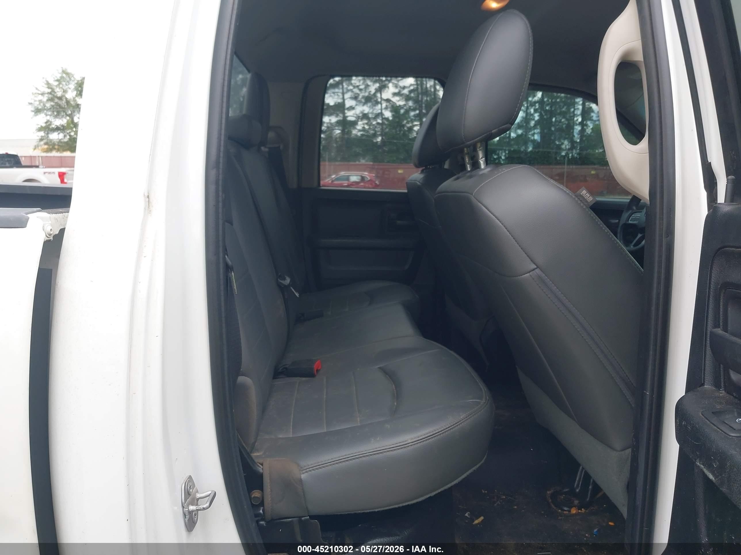 2016 Ram 1500 White vin: 1C6RR7FT4GS337221