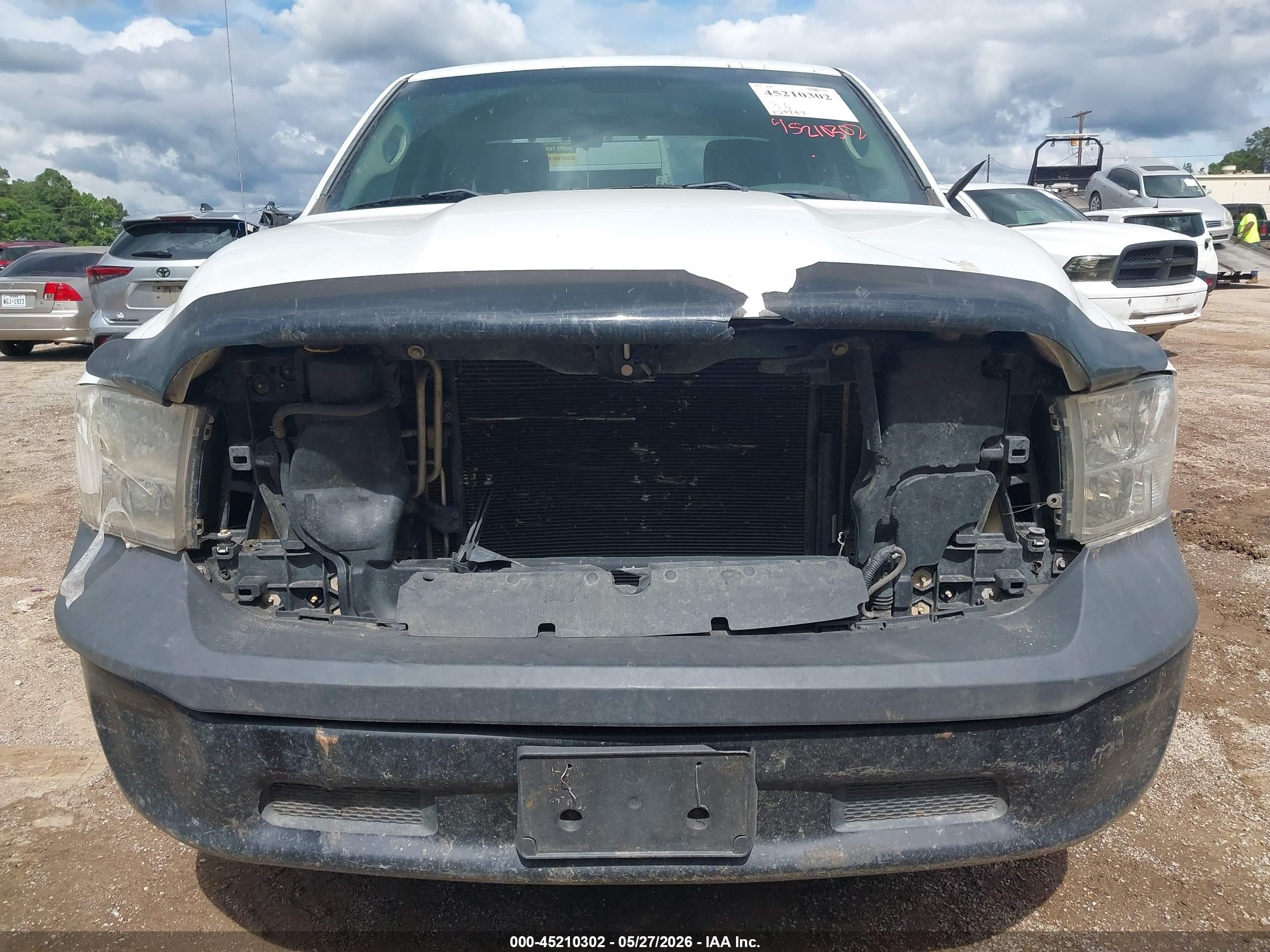 2016 Ram 1500 White vin: 1C6RR7FT4GS337221