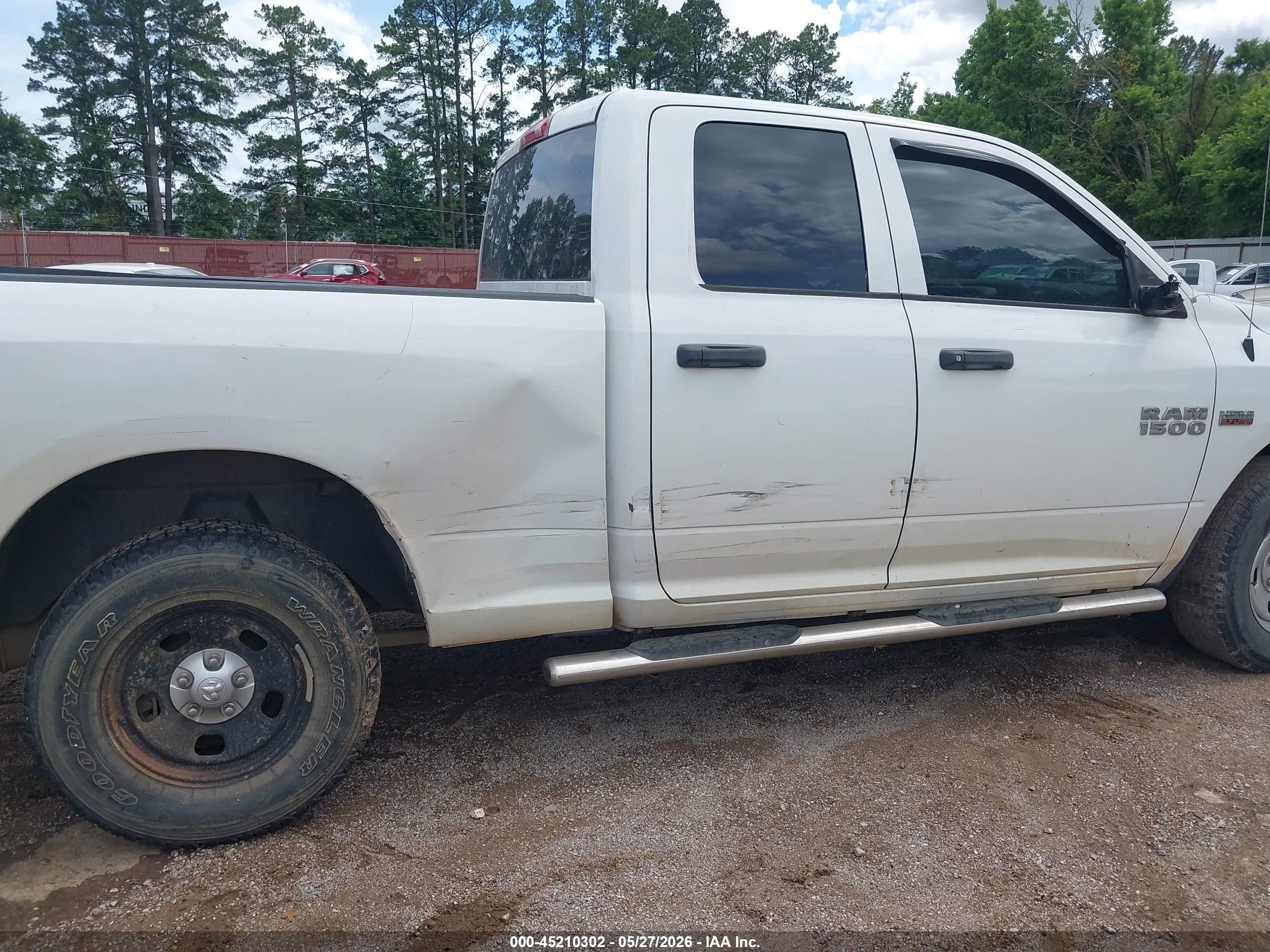 2016 Ram 1500 White vin: 1C6RR7FT4GS337221