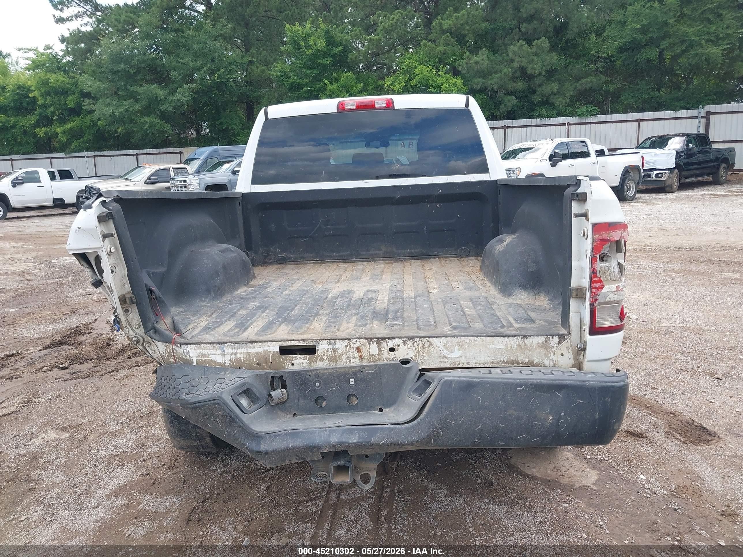 2016 Ram 1500 White vin: 1C6RR7FT4GS337221