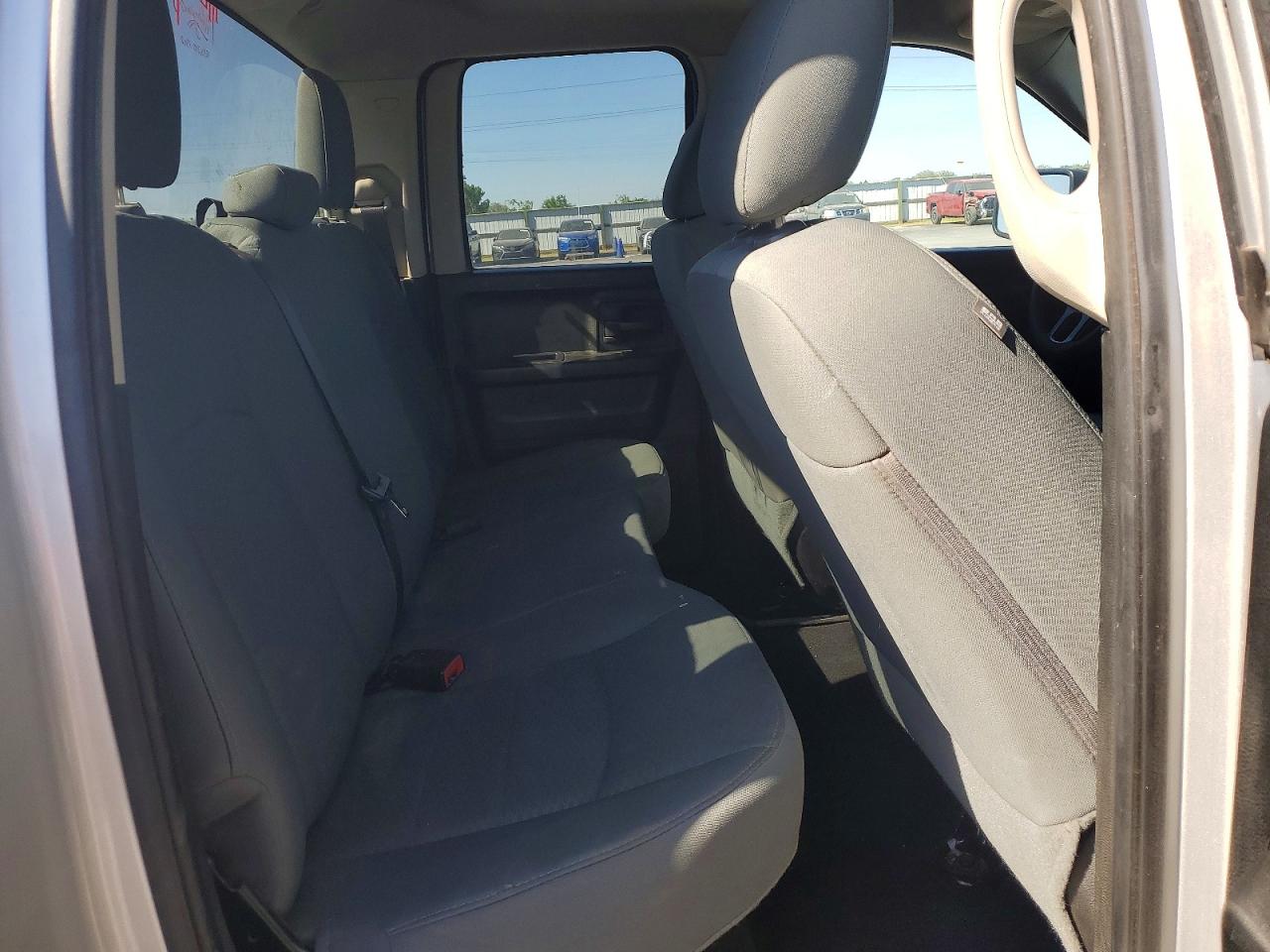 2016 Ram 1500 St Silver vin: 1C6RR7FT4GS388010
