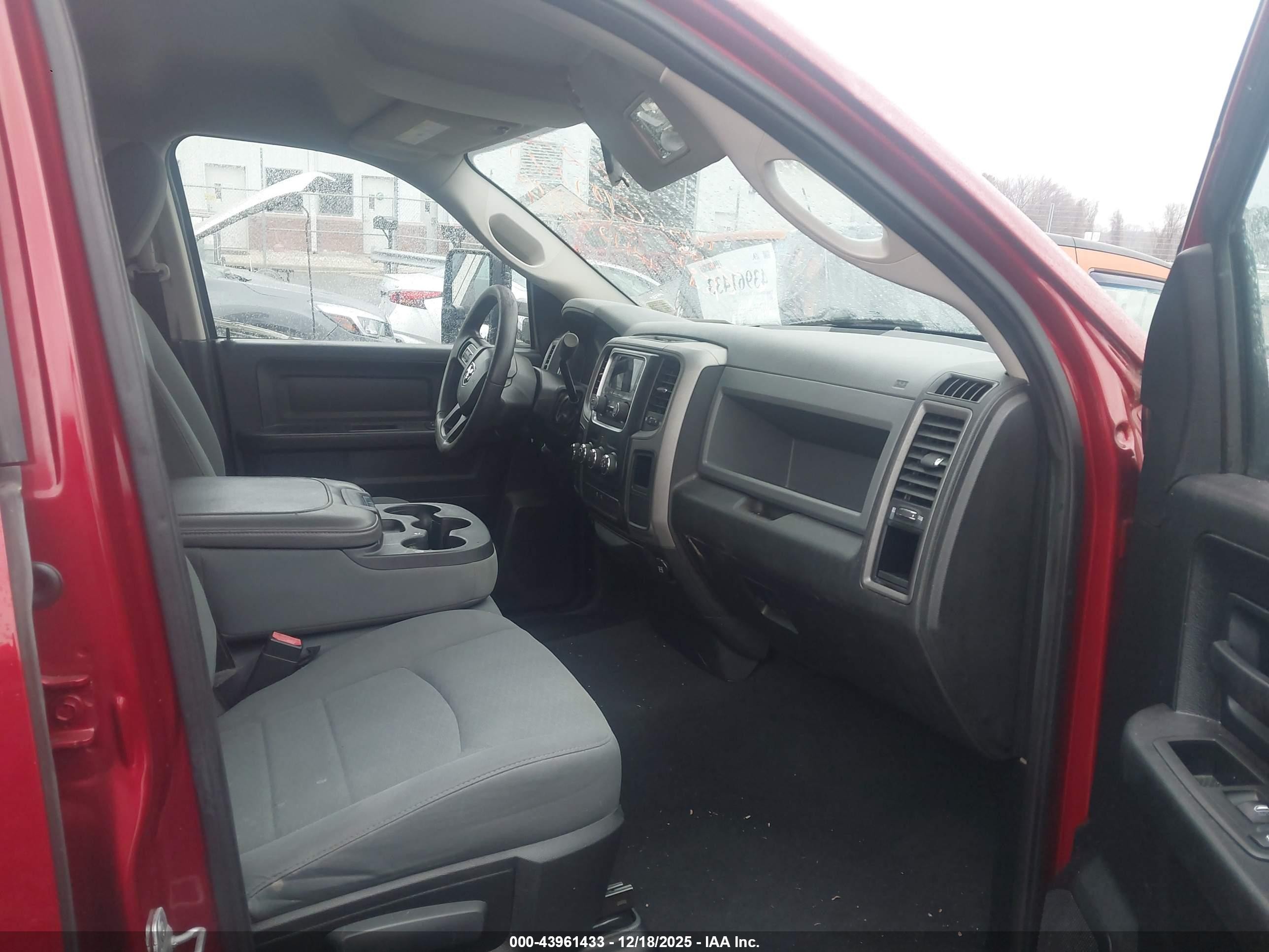 2013 Ram 1500 Express Burgundy vin: 1C6RR7FT5DS505184