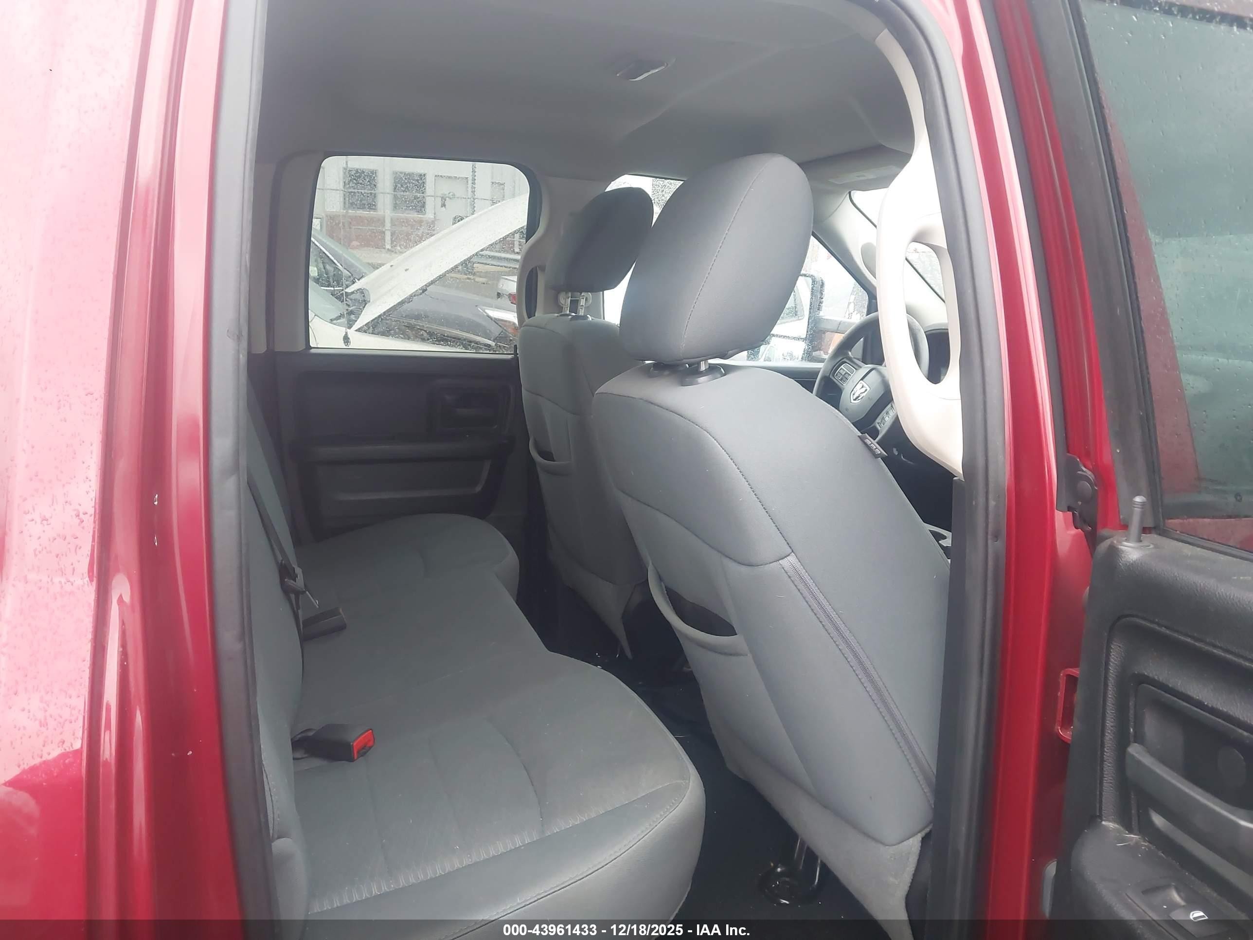 2013 Ram 1500 Express Burgundy vin: 1C6RR7FT5DS505184