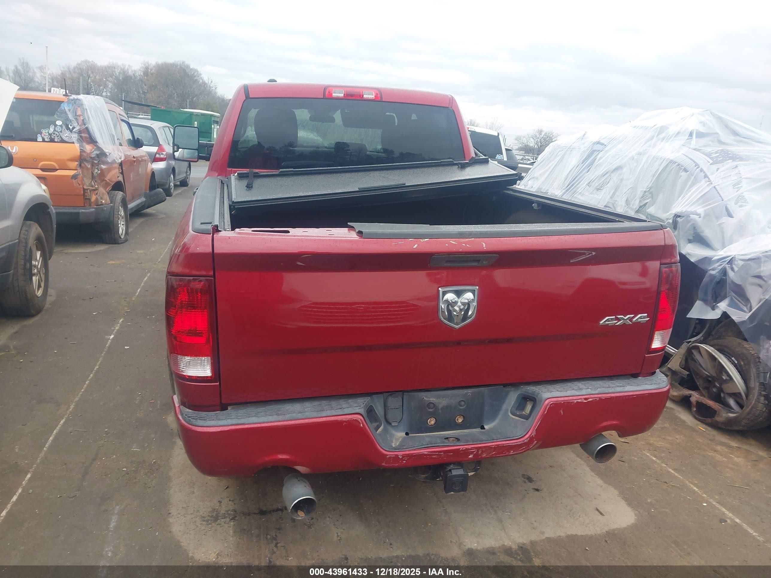 2013 Ram 1500 Express Burgundy vin: 1C6RR7FT5DS505184