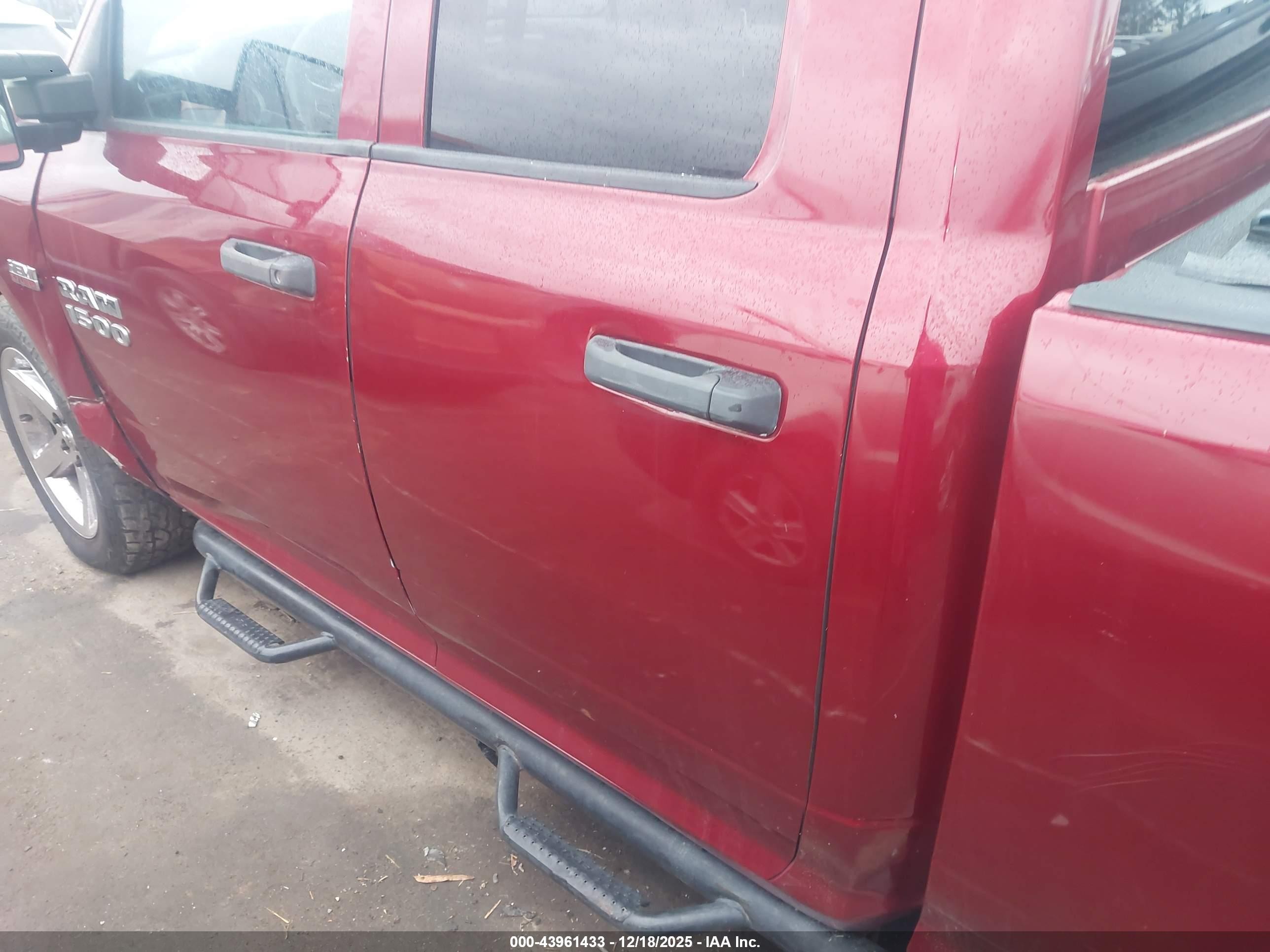 2013 Ram 1500 Express Burgundy vin: 1C6RR7FT5DS505184