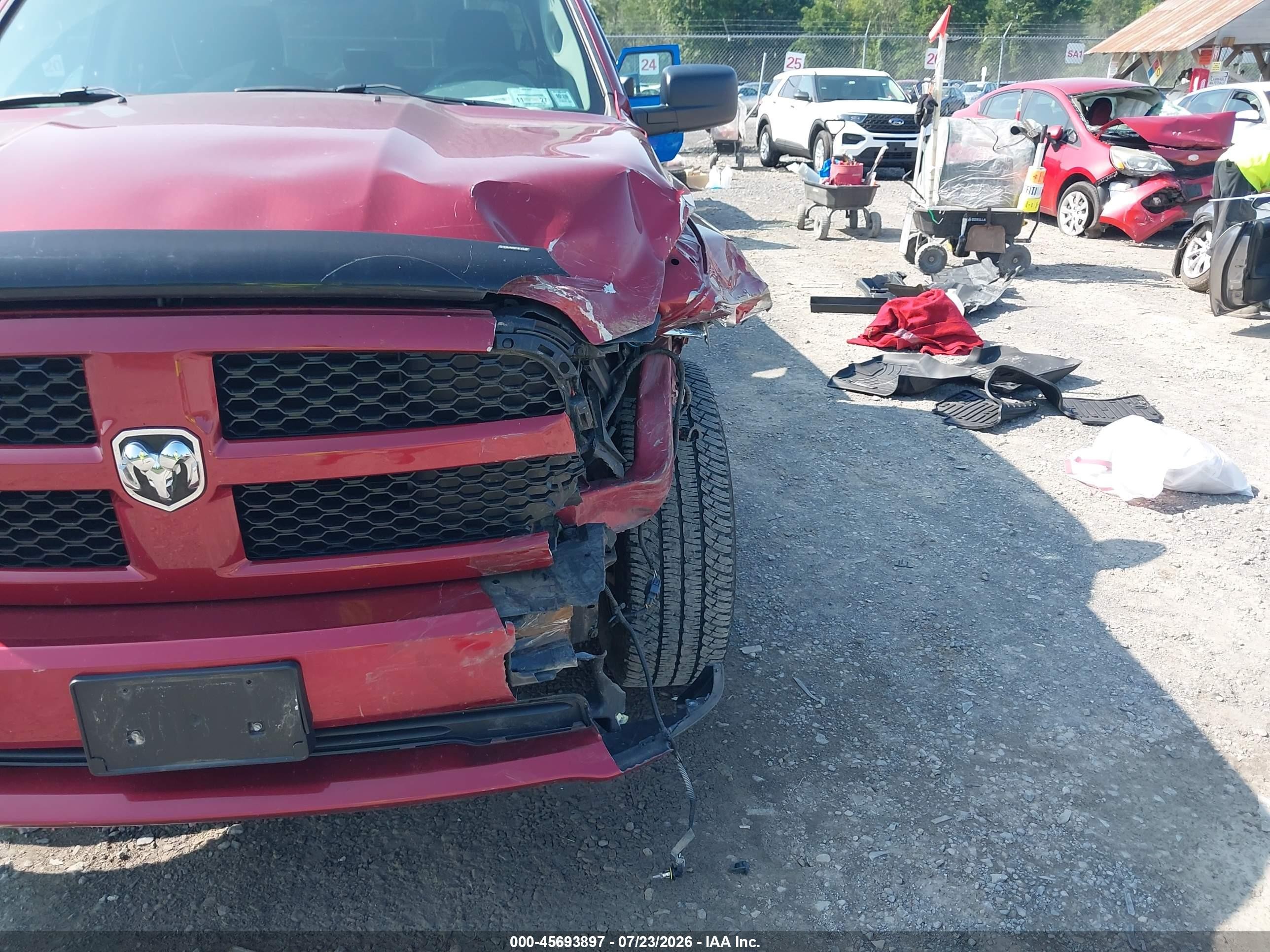 2015 Ram 1500 Express Red vin: 1C6RR7FT5FS696477