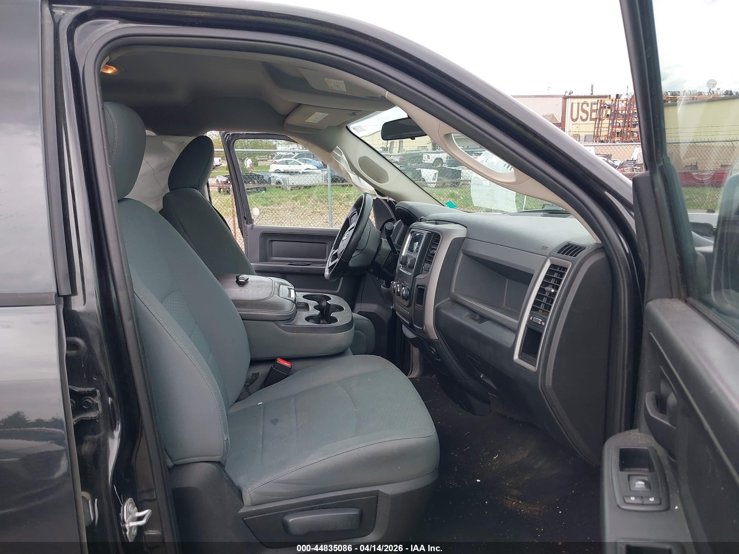 2016 Ram 1500 St Black vin: 1C6RR7FT5GS415683