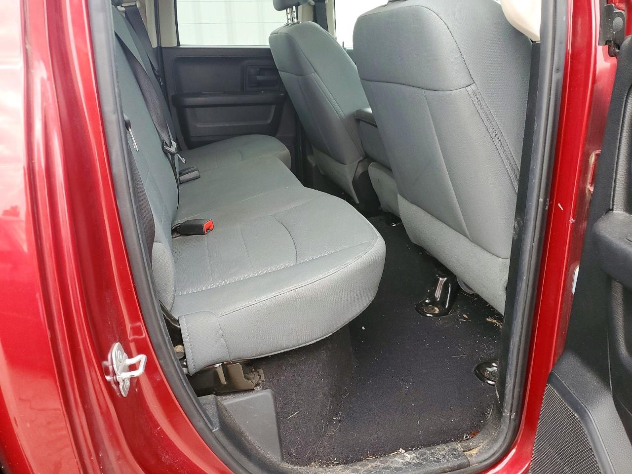 2014 Ram 1500 St Red vin: 1C6RR7FT6ES327206