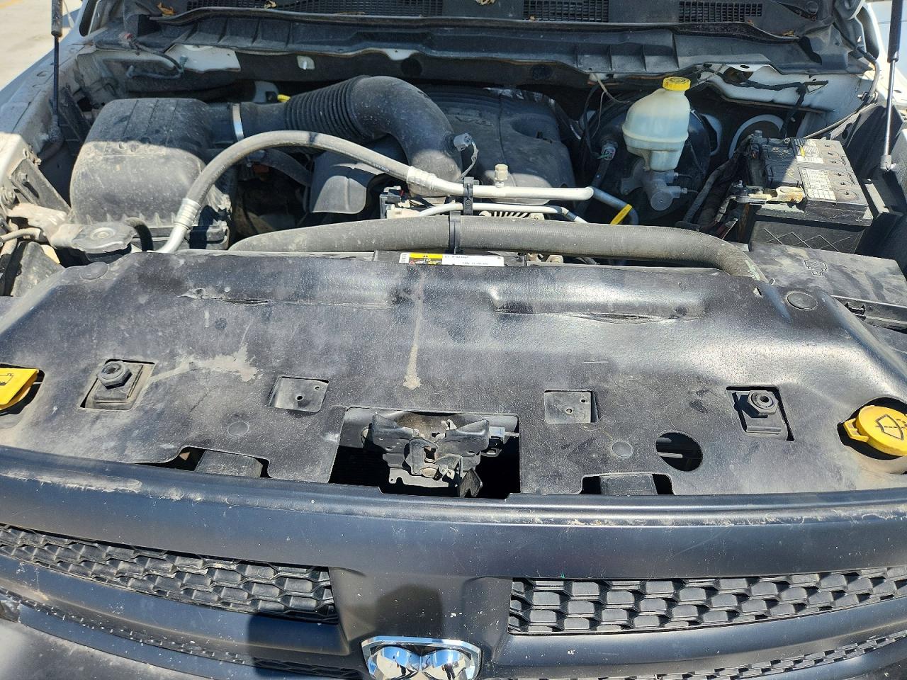 2015 Ram 1500 St White vin: 1C6RR7FT6FS728689